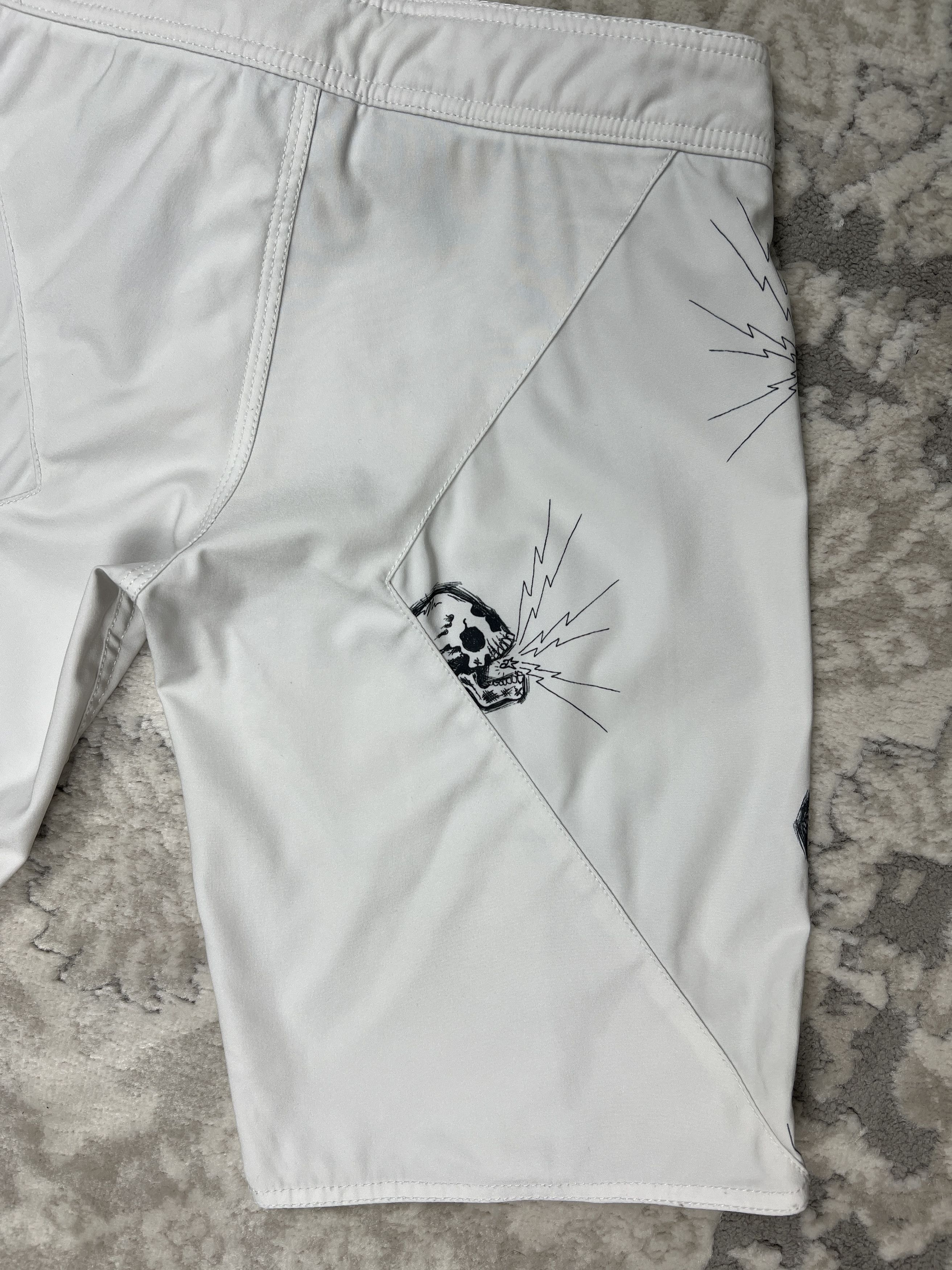 Alpinestars Alpinestars Graphic Skull Shorts White (Size 1) Size US 28 / EU 44 - 13 Thumbnail