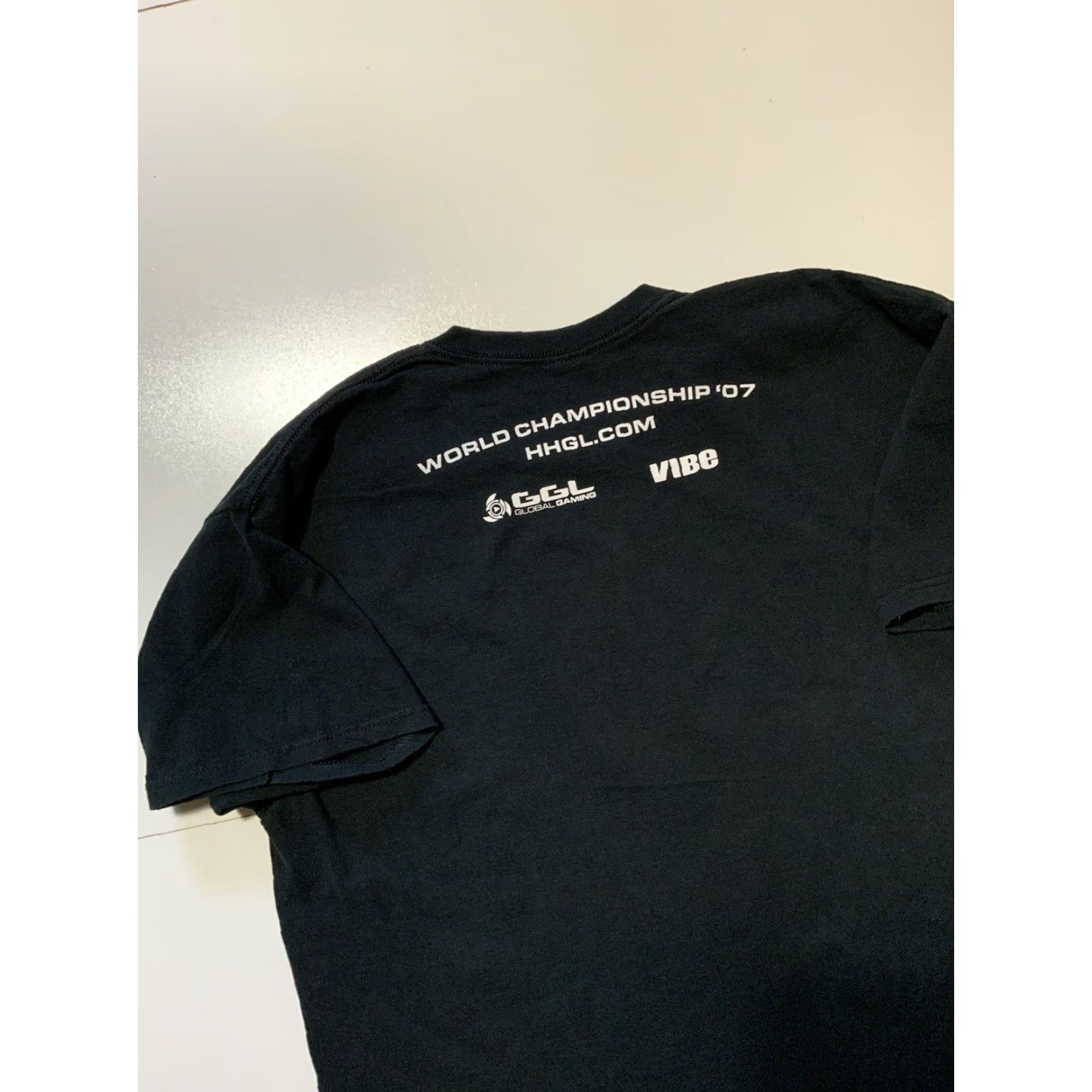 Gildan VINTAGE HHGL Hip Hop Gaming League World Championship 2007 Vibe Magazine Black T-Shirt XL Mens Hip Hop Graphic Shirt Black/XL Gildan Size US XL / EU 56 / 4 - 4 Thumbnail
