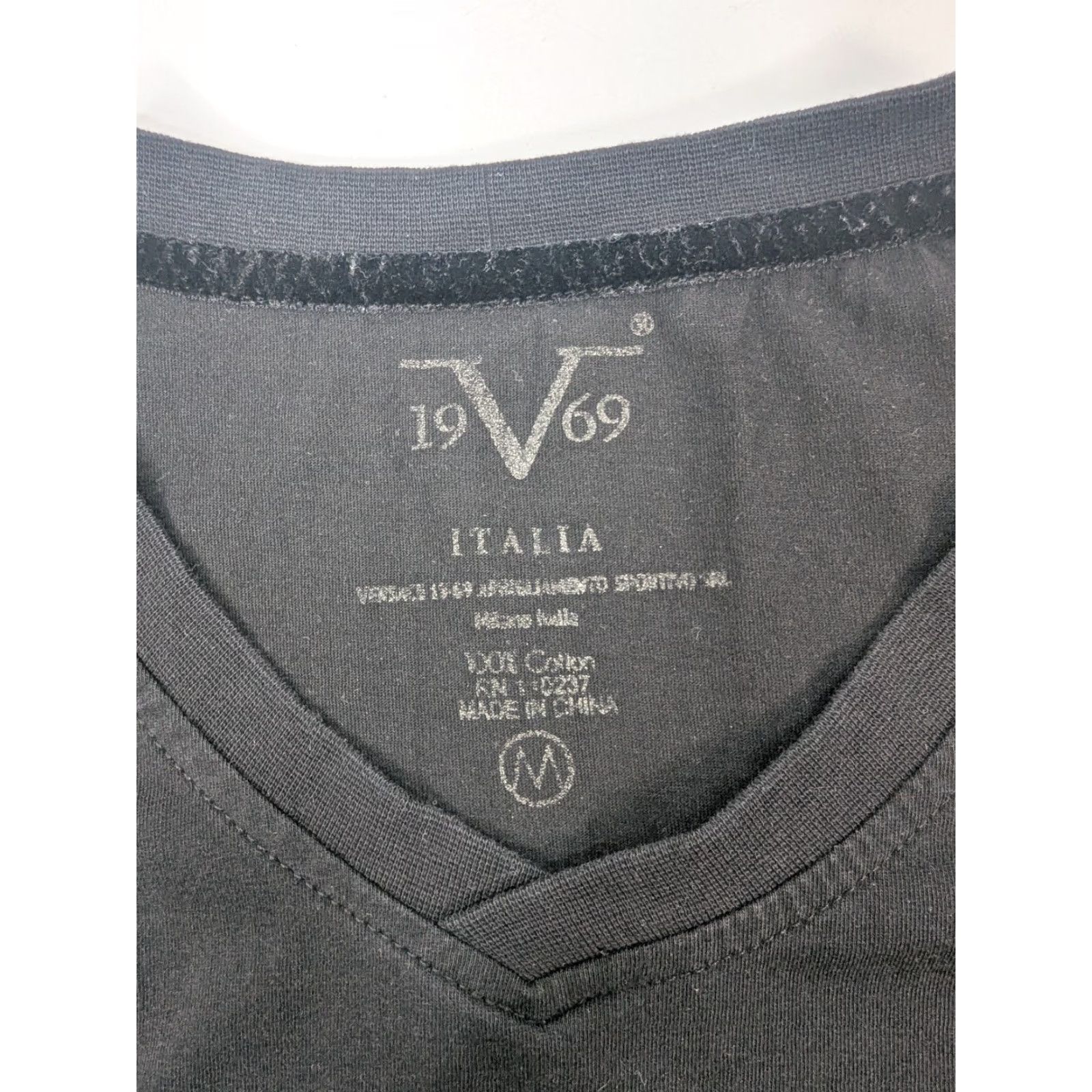 Versace VINTAGE Versace Shirt Mens 1969 Italia Graphic Tee V Logo V-Neck Short Sleeve Medium Black Cotton Logo 1969 Italia Mens Versace Shirt Size US M / EU 48-50 / 2 - 6 Thumbnail