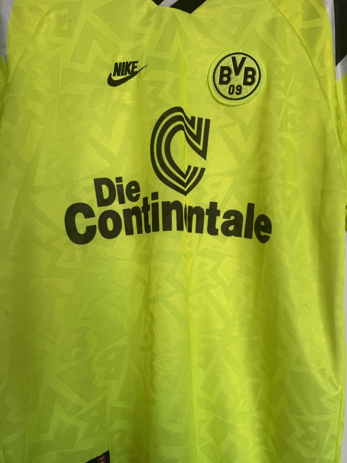 Nike Authentic Borussia Dortmund 95/96 jersey Size US M / EU 48-50 / 2 - 4 Thumbnail