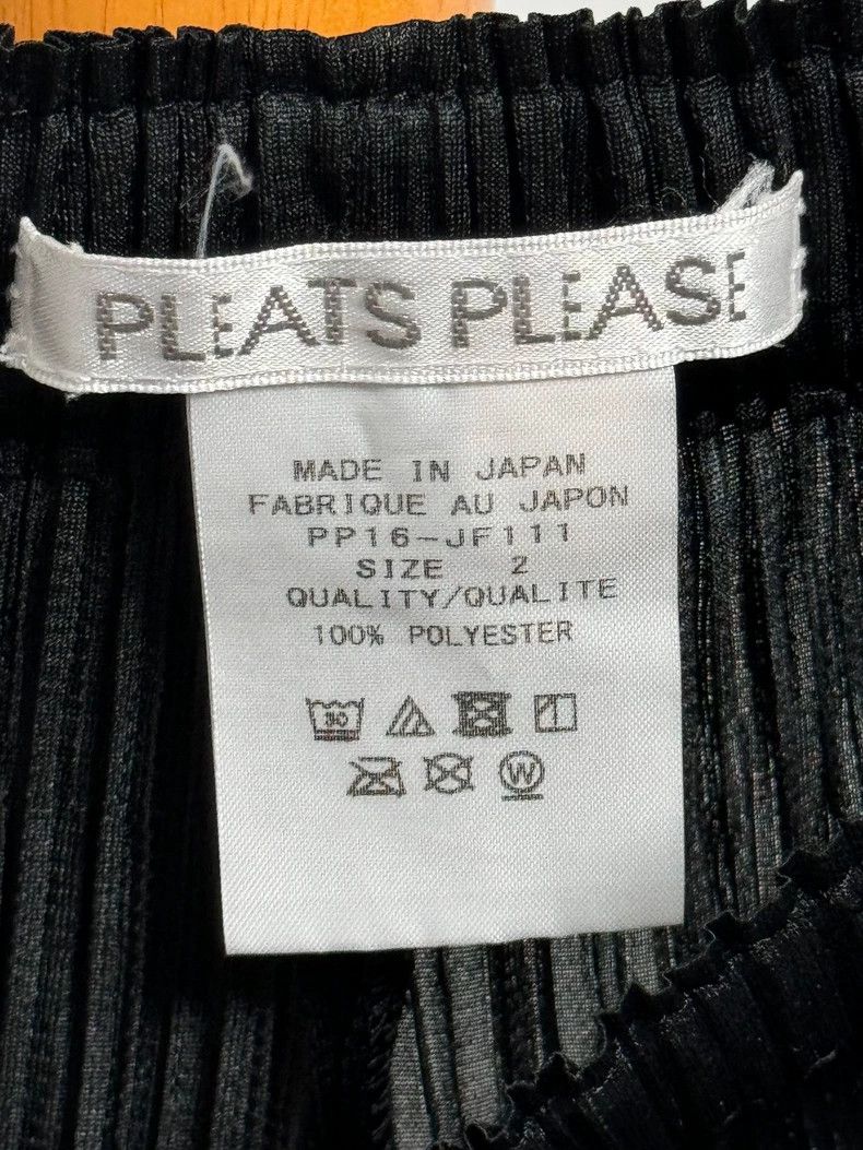Issey Miyake Issey Miyake size:2 Black pleated trousers Size 22" - 3 Thumbnail