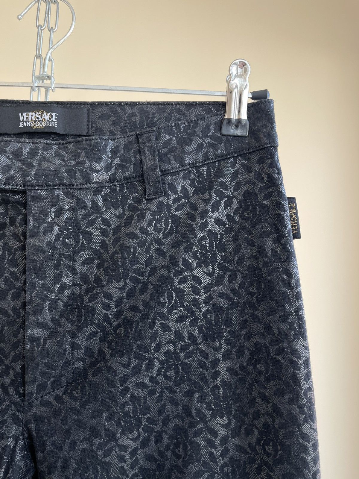 Versace Jeans Couture Versace Jeans Couture Floral Print Capri Pants Vintage 2000s Size 28" / US 6 / IT 42 - 4 Thumbnail