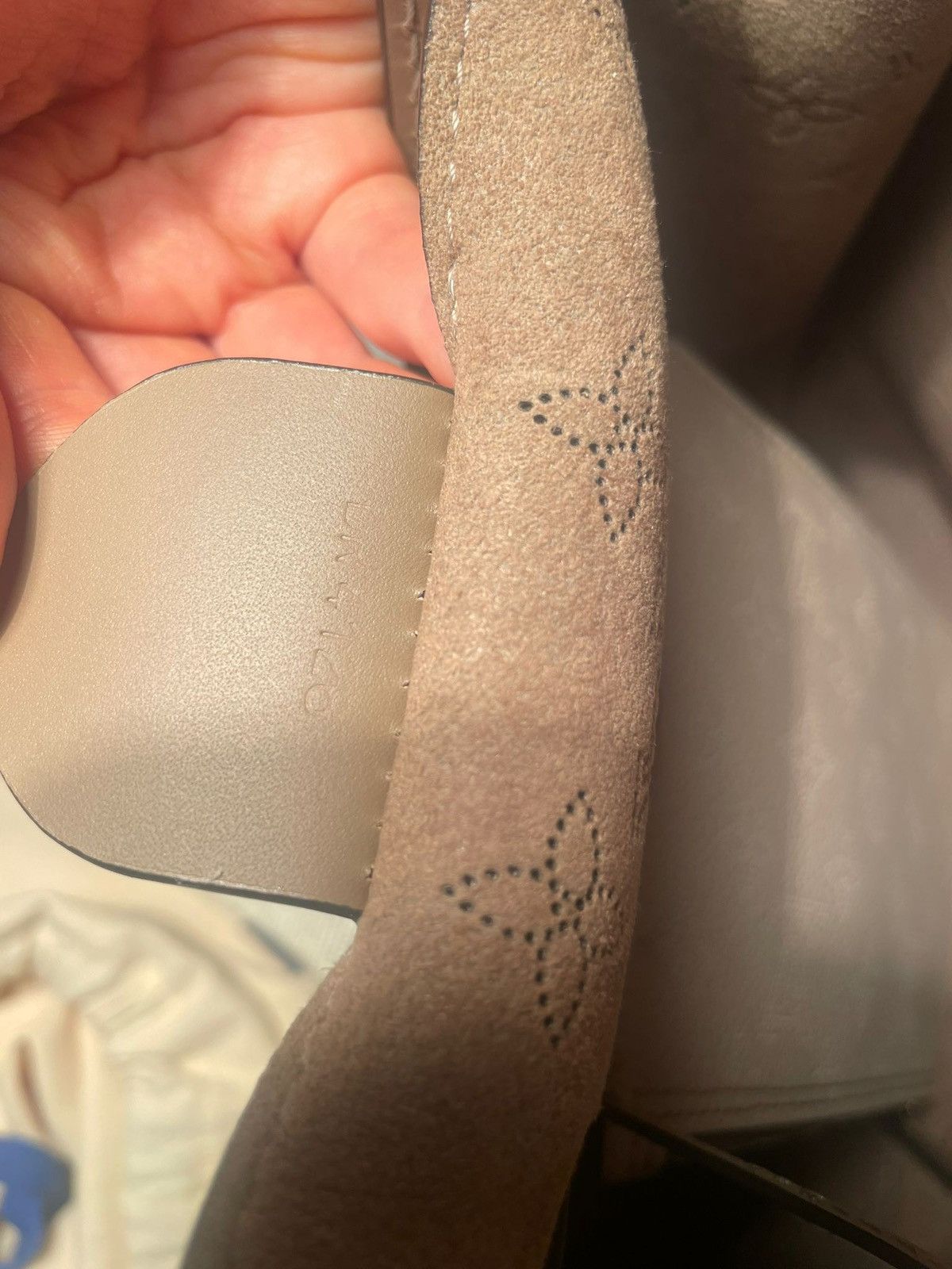Louis Vuitton Louis Vuitton Monogram Mahina Galet Size ONE SIZE - 20 Thumbnail