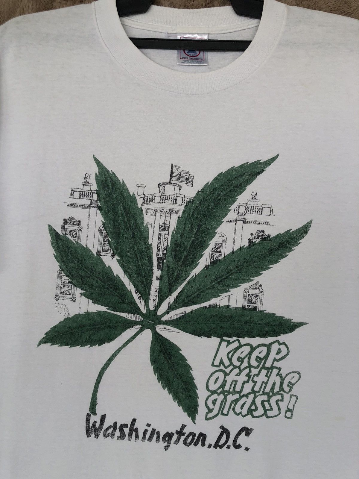 Arts & Science Vintage 90s Keep Off The Grass Marijuana Tee Size US L / EU 52-54 / 3 - 2 Thumbnail