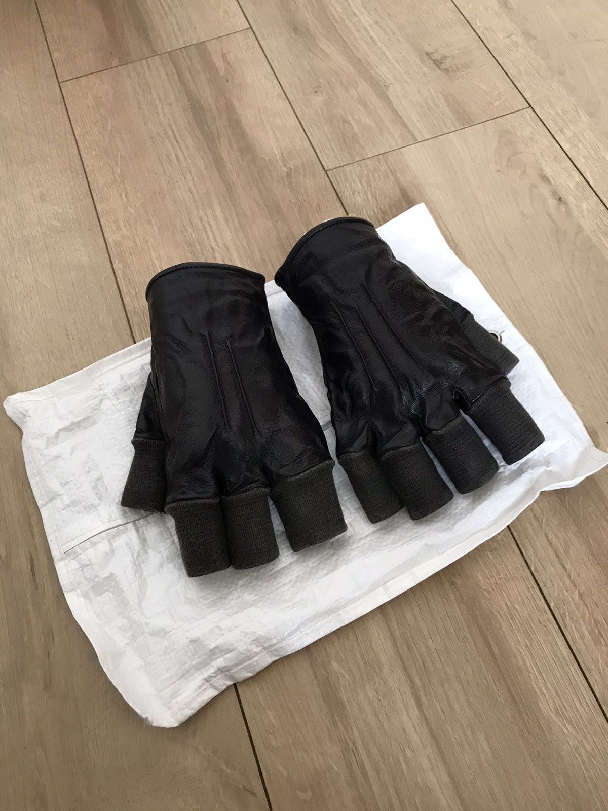 Men's Carol Christian Poell Gloves & Scarves | Grailed