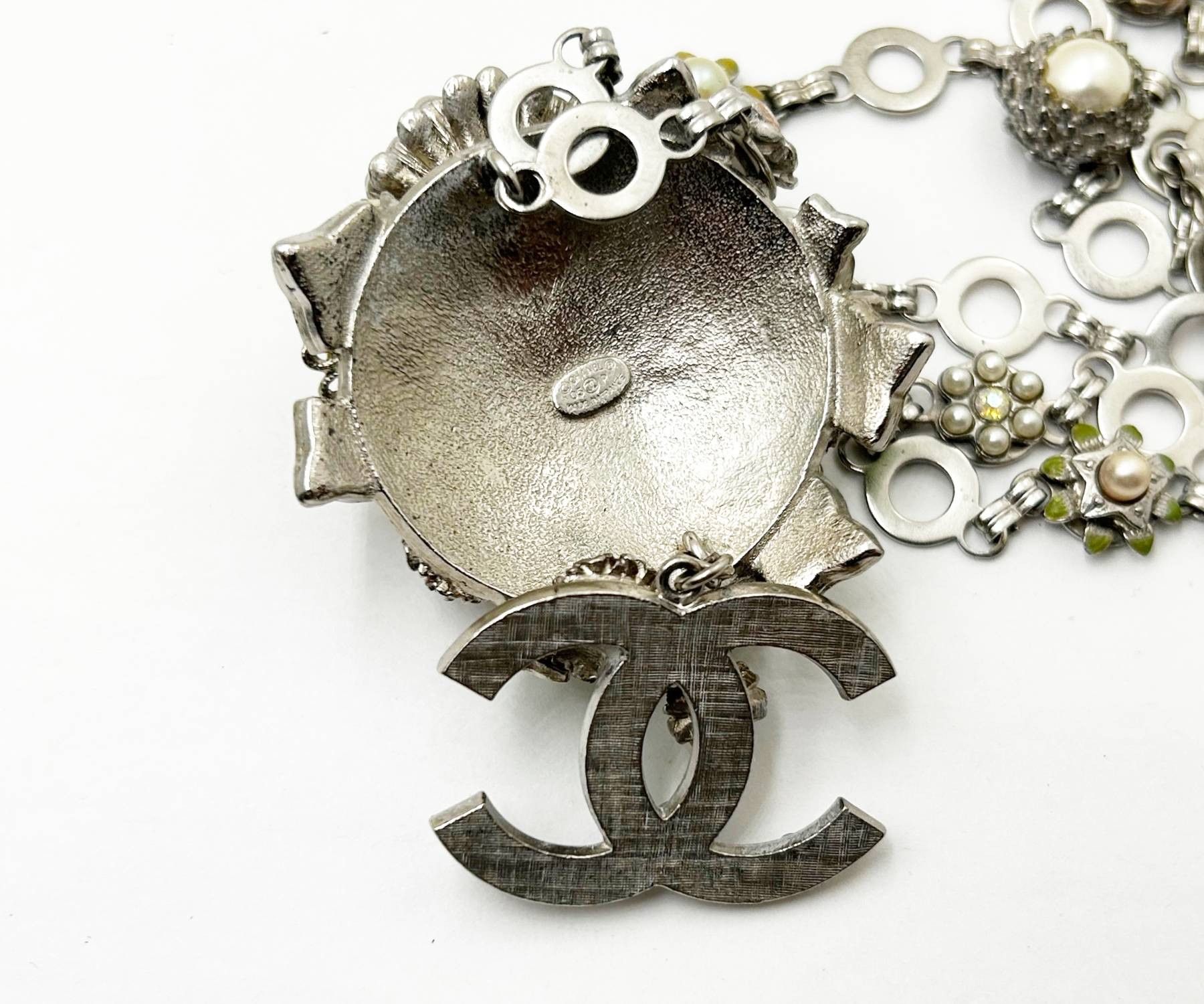 Chanel Chanel Silver Enamel Flowers CC Large Pendant Necklace Size ONE SIZE - 5 Thumbnail