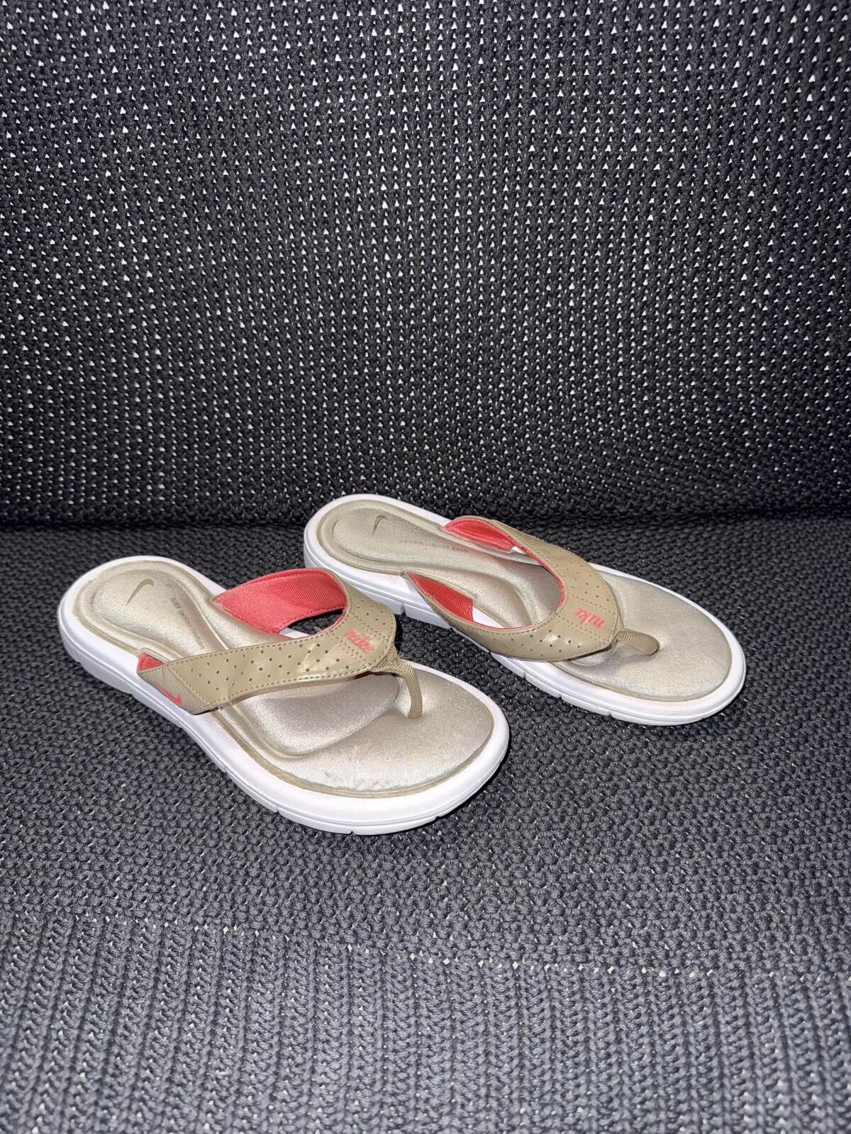Nike Nike Women's Casual Flip Flop Sandals Size 8 Size US 7 / IT 37 - 1 Thumbnail