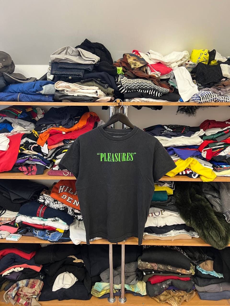 Pleasures × Vintage Pleasures Basic Logo Y2K T-shirt vintage Size US M / EU 48-50 / 2 - 1 Thumbnail