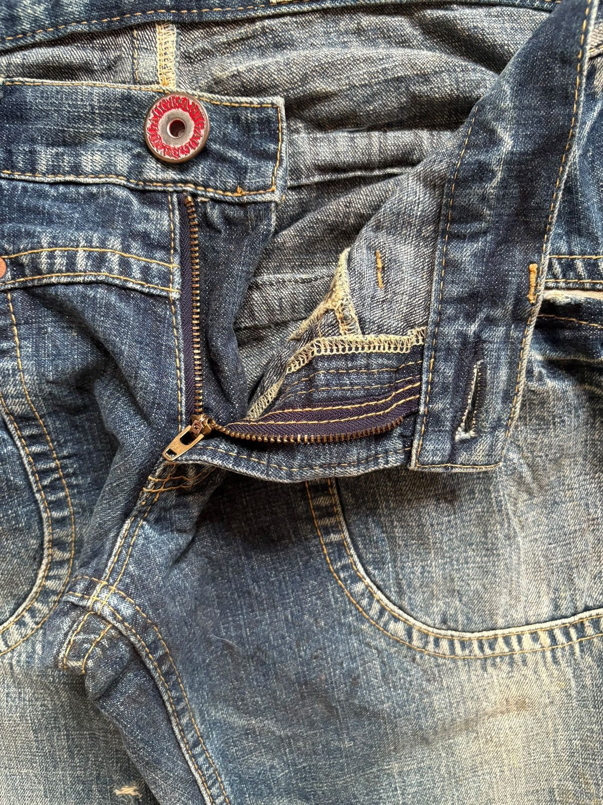 Japanese Brand Vintage Japanese Brand Mud Wash Distressed Jeans Size US 31 - 9 Thumbnail