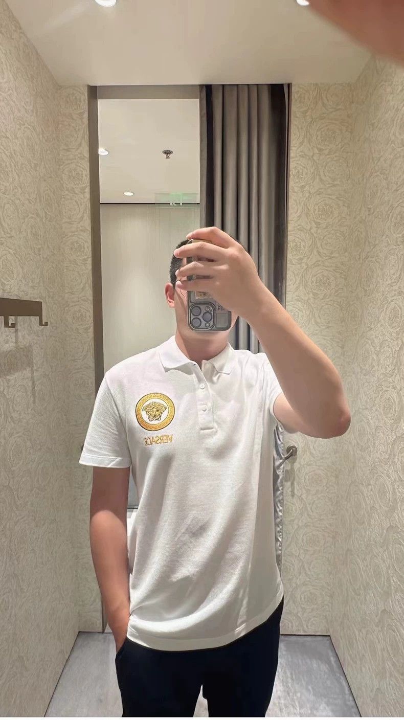 Versace Versace Men's crew neck white casual T-shirt short sleeve Size US L / EU 52-54 / 3 - 1 Thumbnail