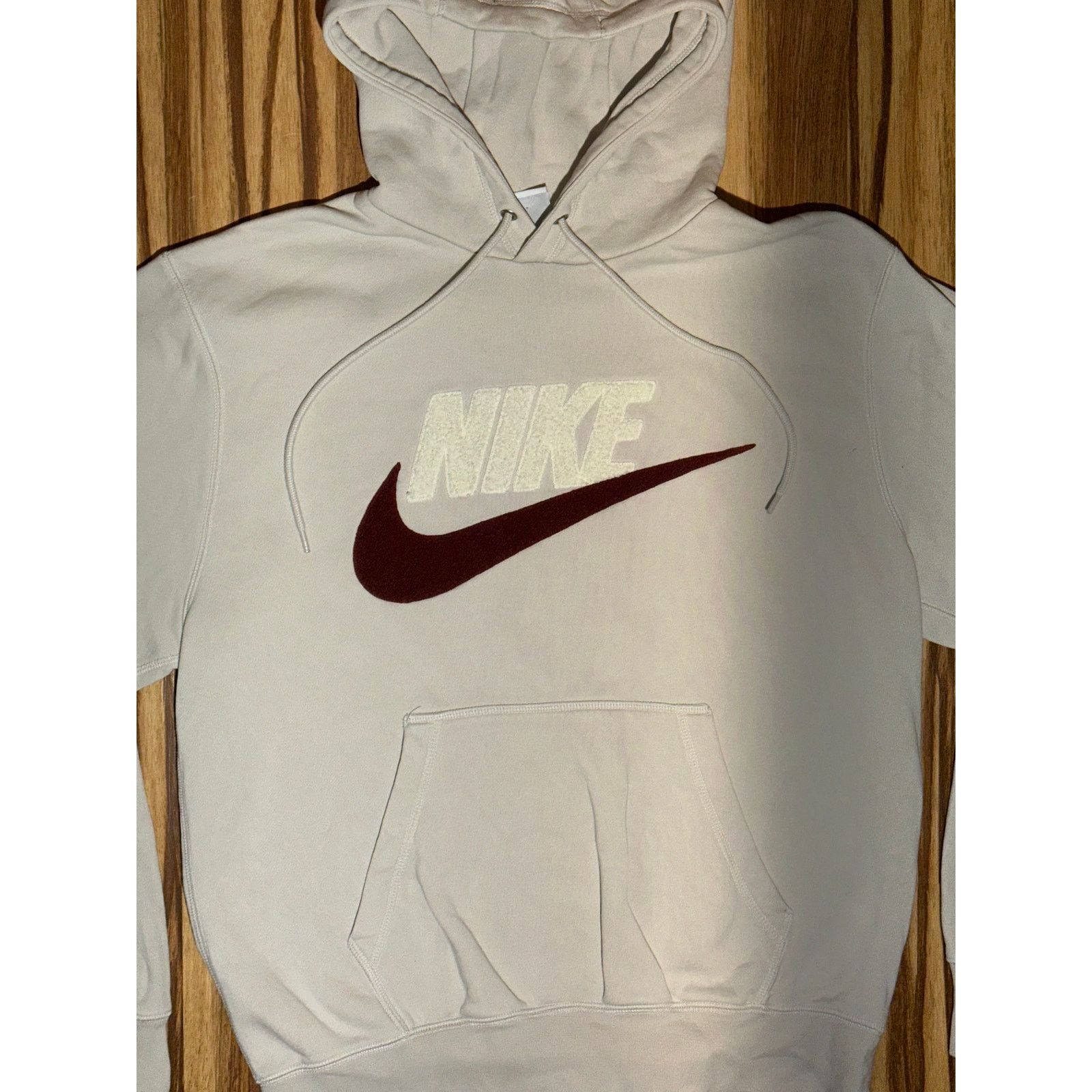 Nike Nike white And Burgundy Hoodie Size Small Size US S / EU 44-46 / 1 - 3 Thumbnail