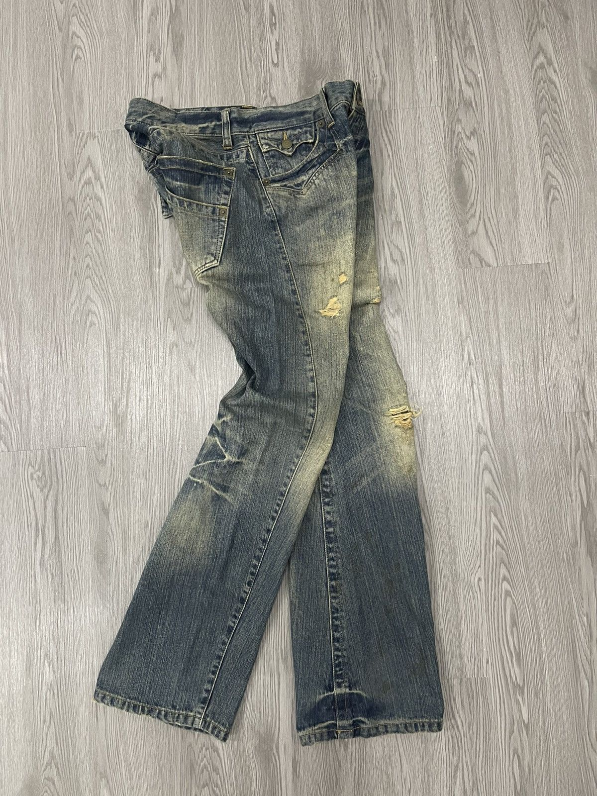 Japanese Brand RATTLE TRAP BOOT CUT Distressed Denim Size US 32 / EU 48 - 1 Thumbnail