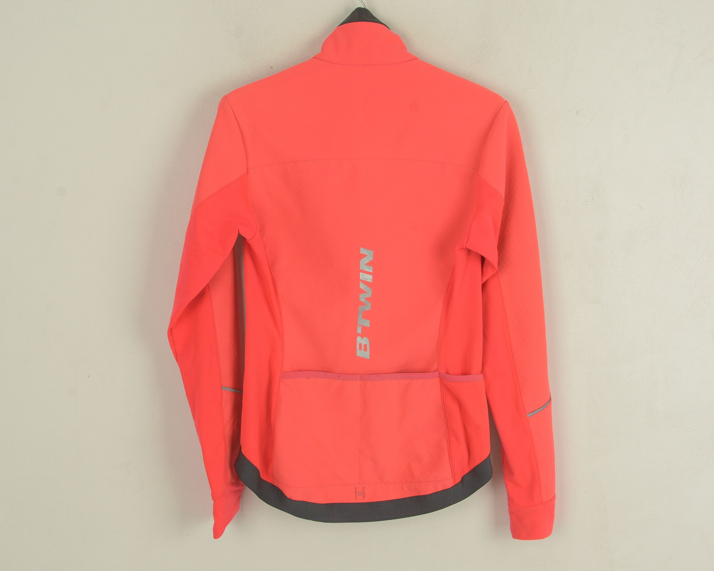 Other Decathlon BTWIN Womens XS Cycling Waterproof Jumper Jacket Size XS / US 0-2 / IT 36-38 - 3 Thumbnail