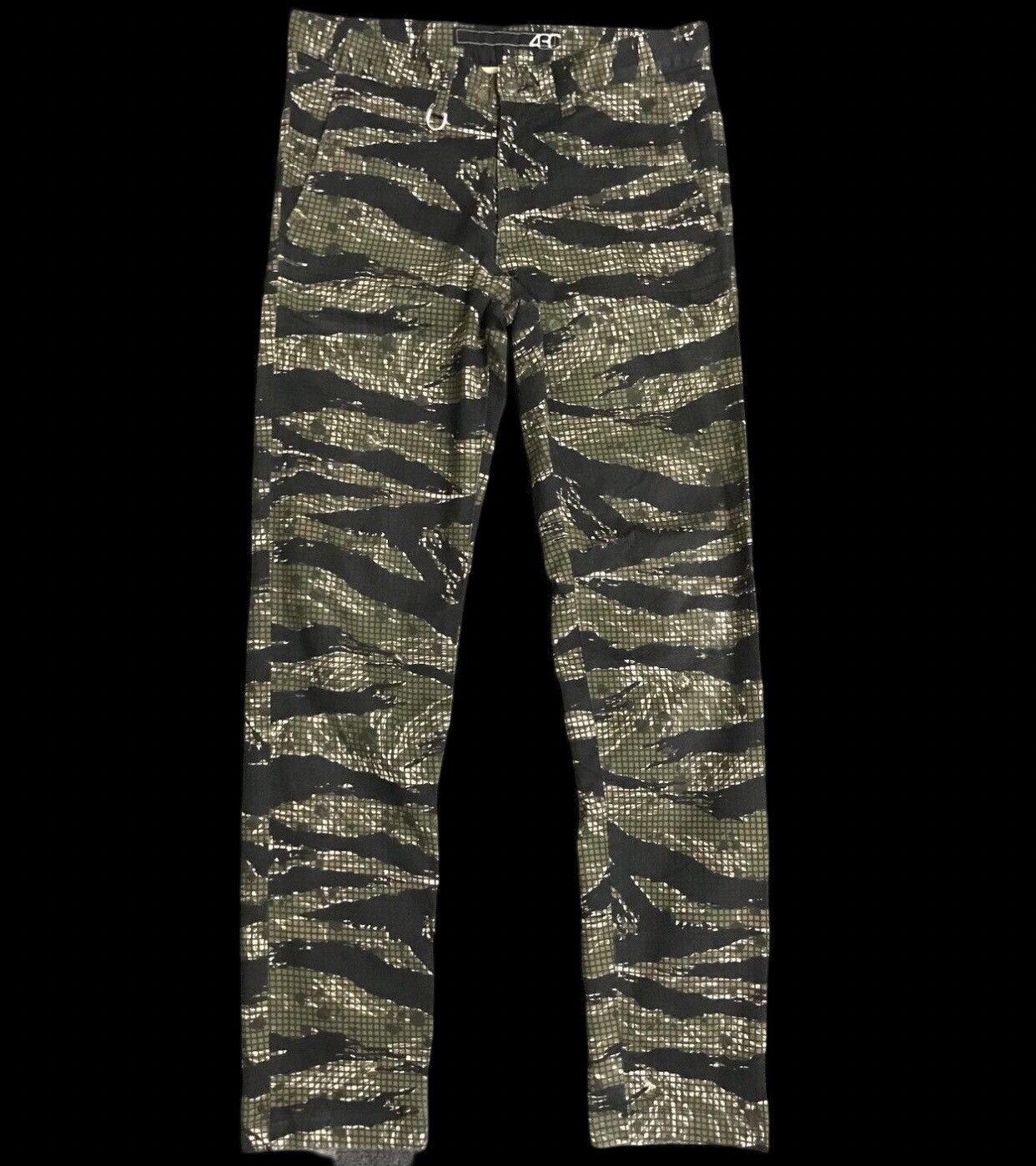 Japanese Brand P48 430 Japan Very Rare Checkered X Tiger Stripe Pant Size US 31 - 1 Thumbnail