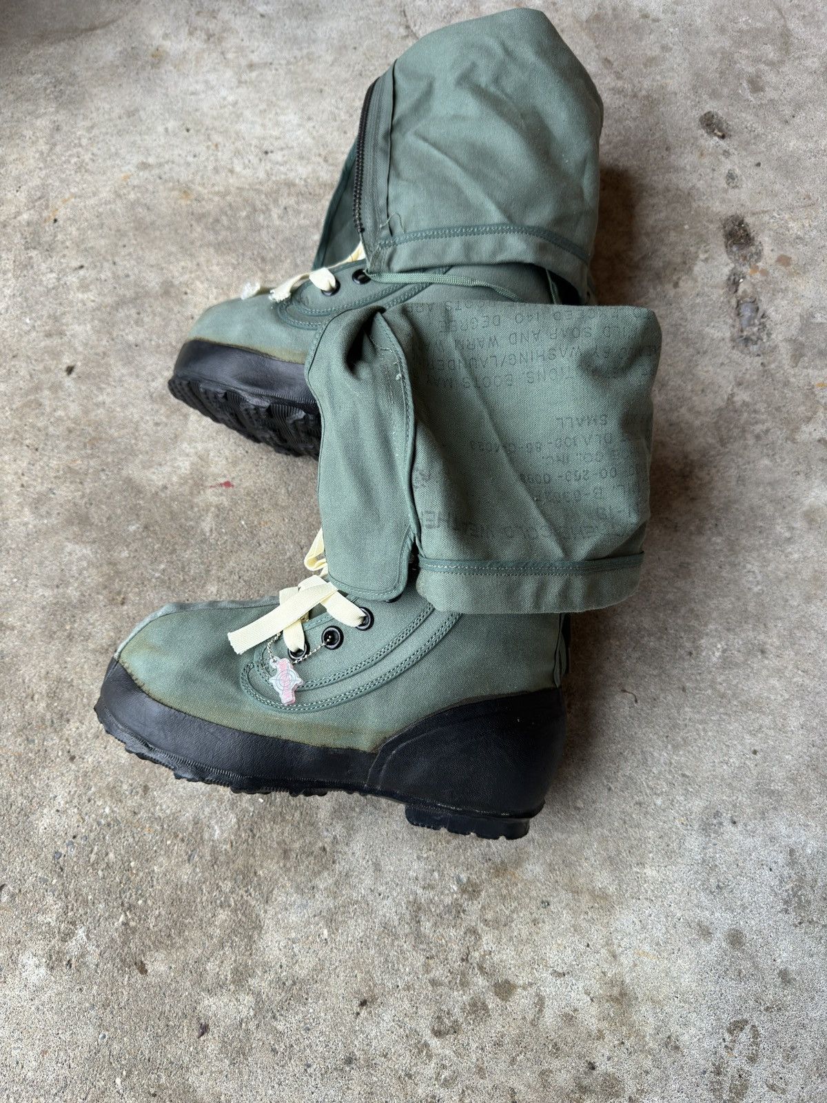 Vintage 1970s Muk Pilot Boots