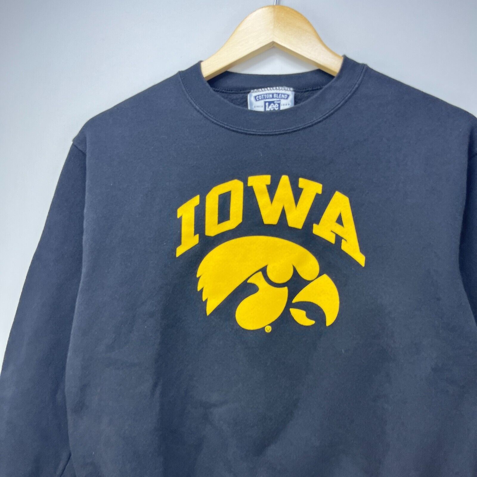 Vintage Vintage '90s Iowa Hawkeyes Sweatshirt University XS Size US XS / EU 42 / 0 - 2 Thumbnail