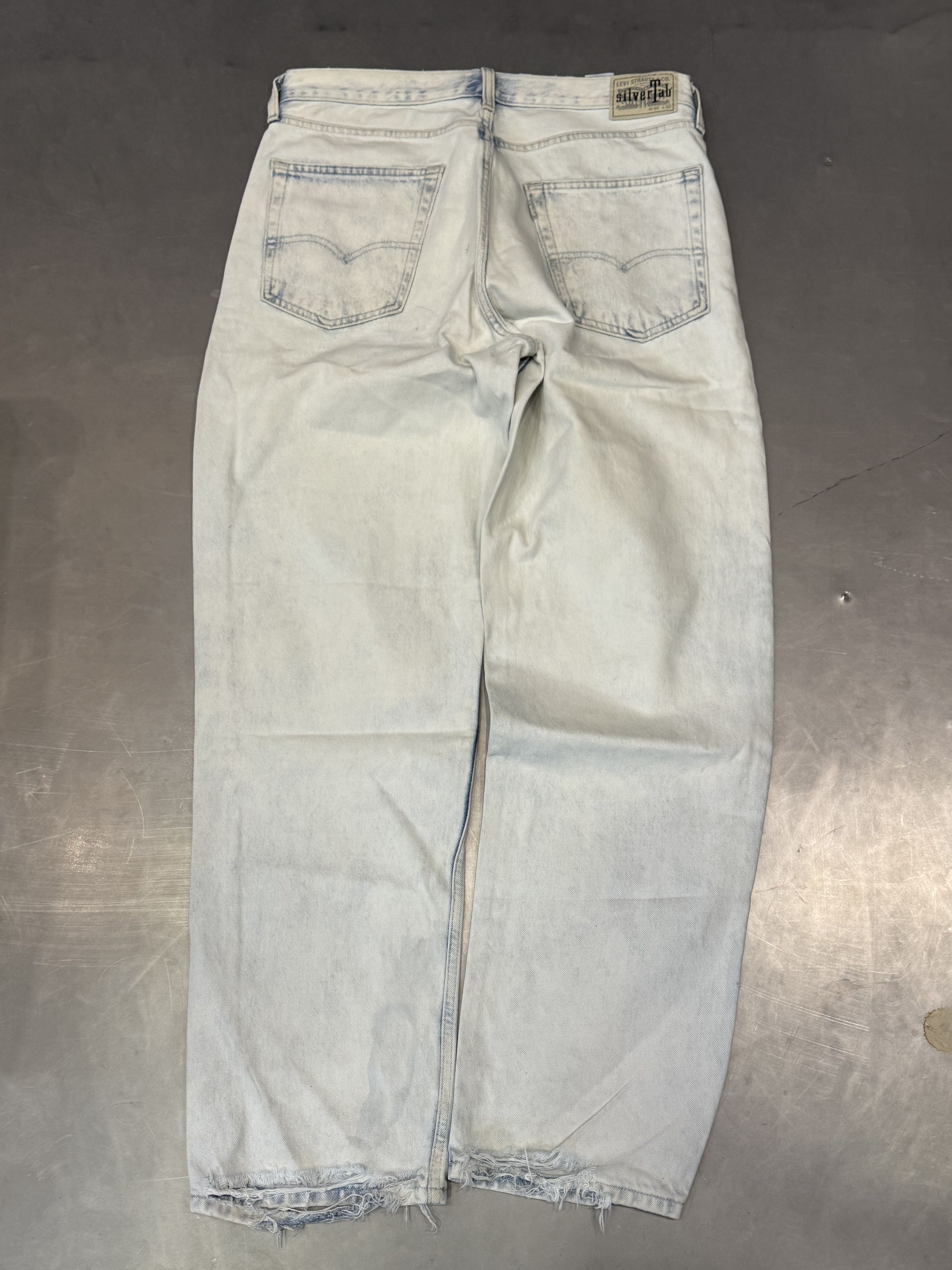 Levi's Y2K washed and faded Levi's Silver Tab baggy denim Size US 32 / EU 48 - 2 Thumbnail