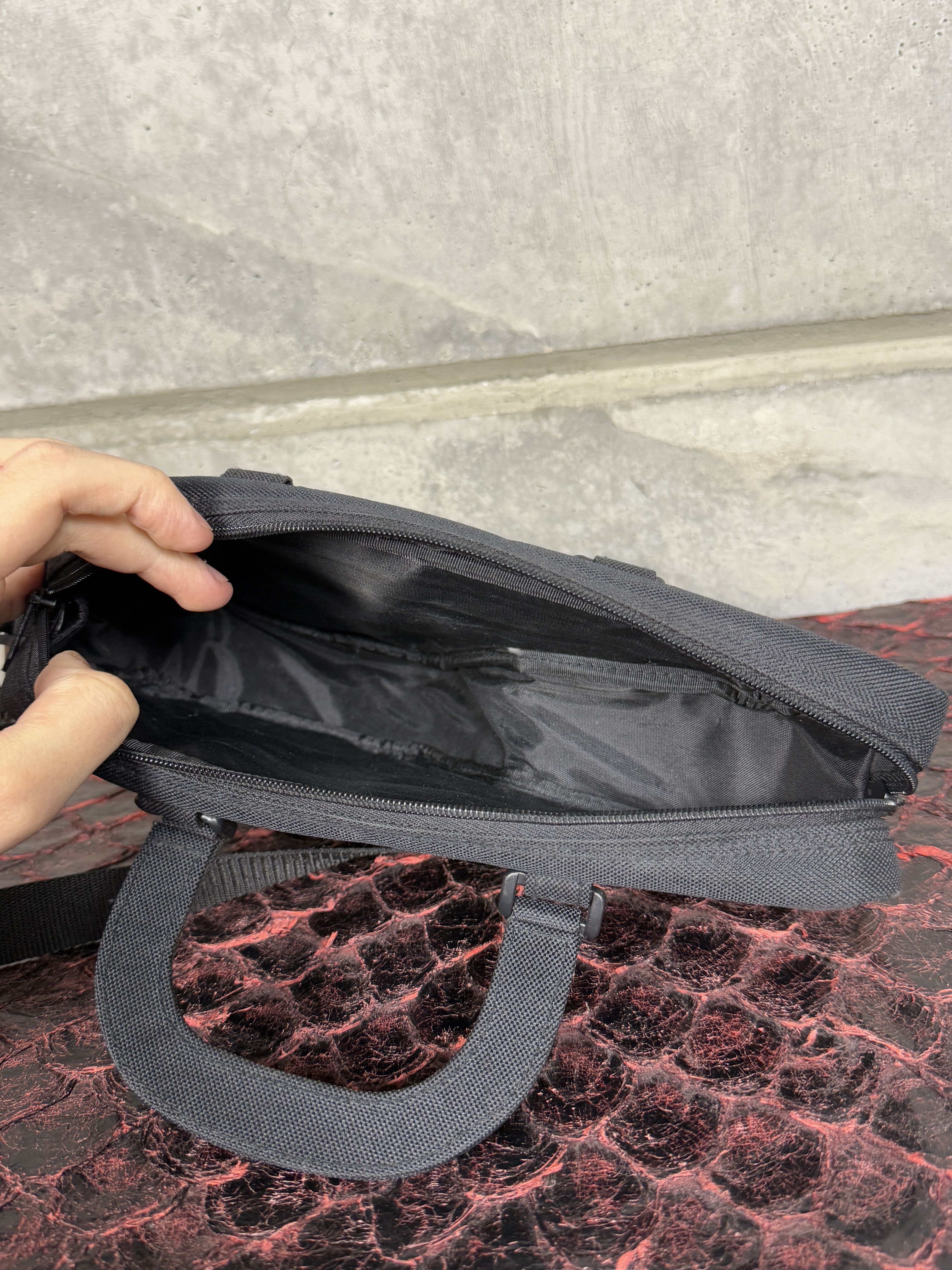 W&LT W&Lt Walter Van Beirendonck "Gun Shaped Bag " Size ONE SIZE - 5 Thumbnail