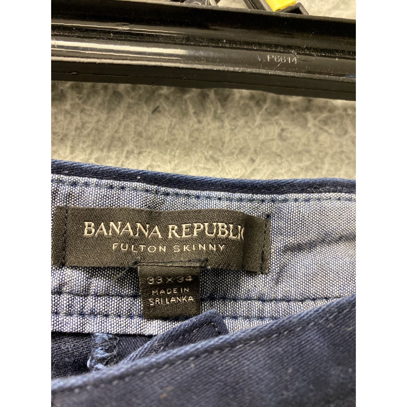 Banana Republic VINTAGE? No. Banana Republic Pants Men Chino Casual 33x34 Navy Blue Regular Straight Leg 34 Inseam Preppy Mens 107-28 Size US 33 - 3 Thumbnail