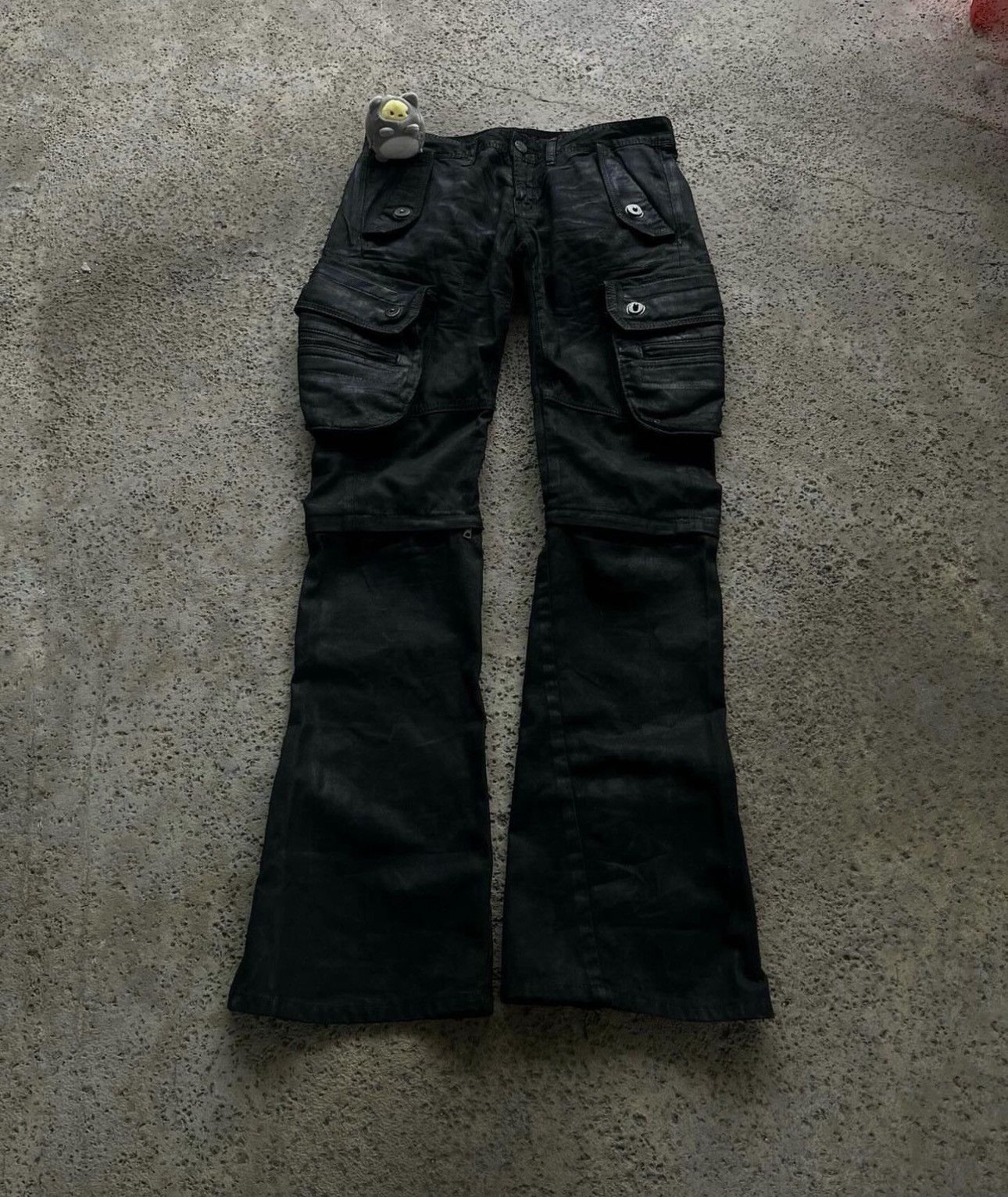 image of Gostar De Fuga Fuga Waxed Flared Cargos in Black, Men's (Size 31)