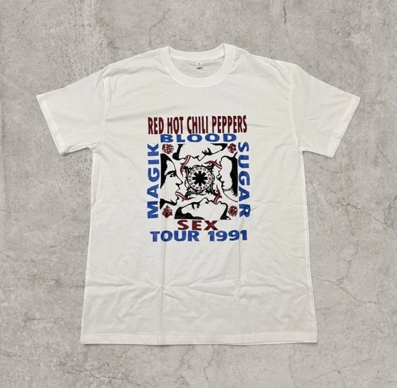 Japanese Brand Vintage style tshirt in white, Red Hot Chilli Pepper. Size L Size US M / EU 48-50 / 2 - 1 Thumbnail