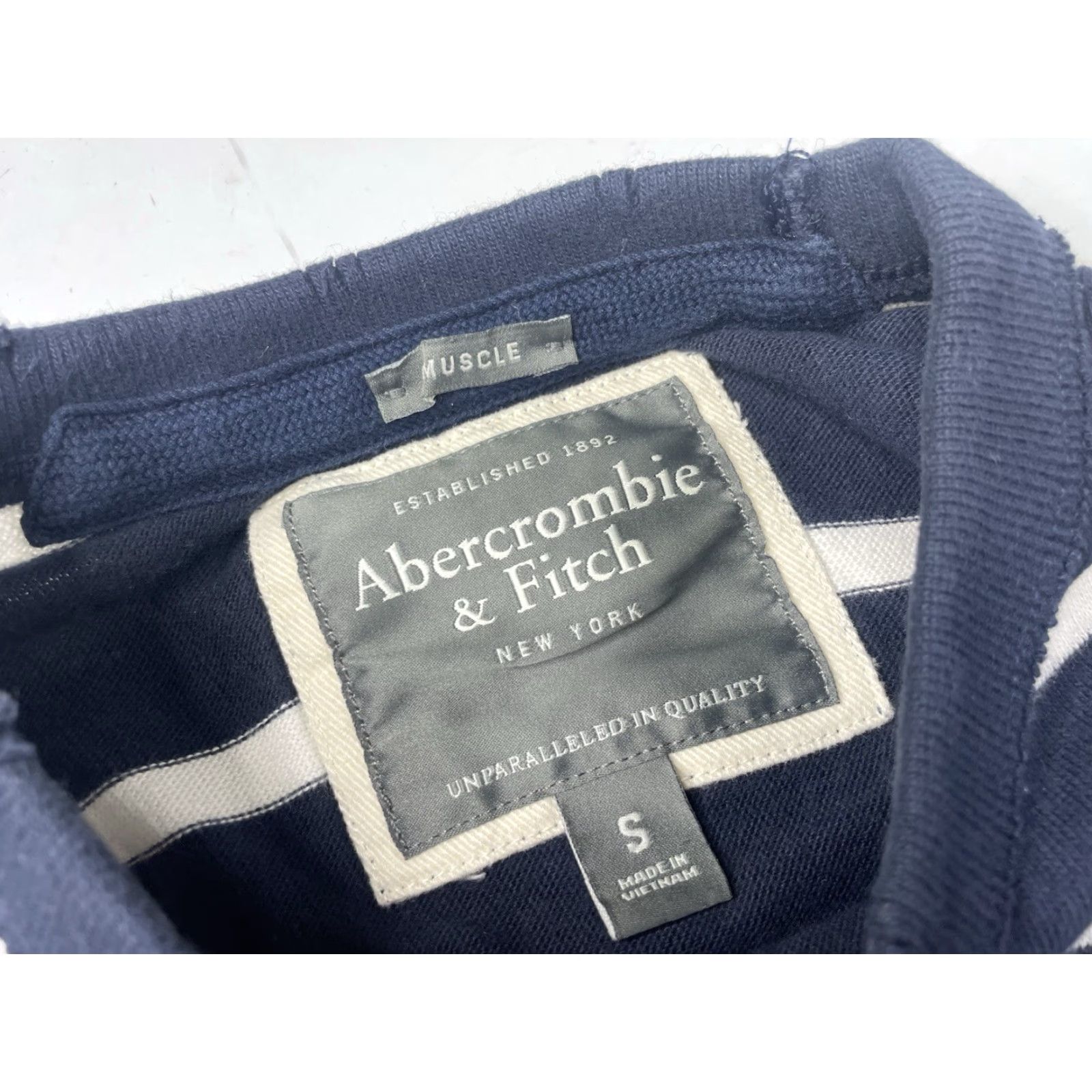 Vintage VINTAGE Abercrombie & Fitch Muscle T Shirt Blue/ White Stripe Men’s S Size US S / EU 44-46 / 1 - 2 Thumbnail