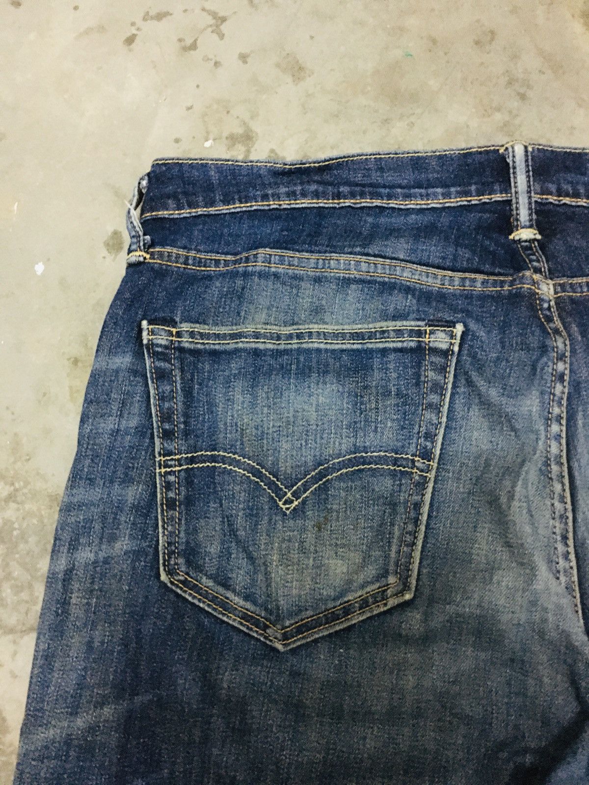 Levi's Levis Lot 541 Distressed Jeans (15) Size US 37 - 13 Thumbnail