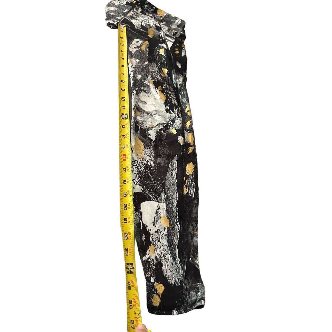 Other Tahari Sport Women’s Camouflage Abstract Side Cell Pocket At Size 30" / US 8 / IT 44 - 7 Thumbnail