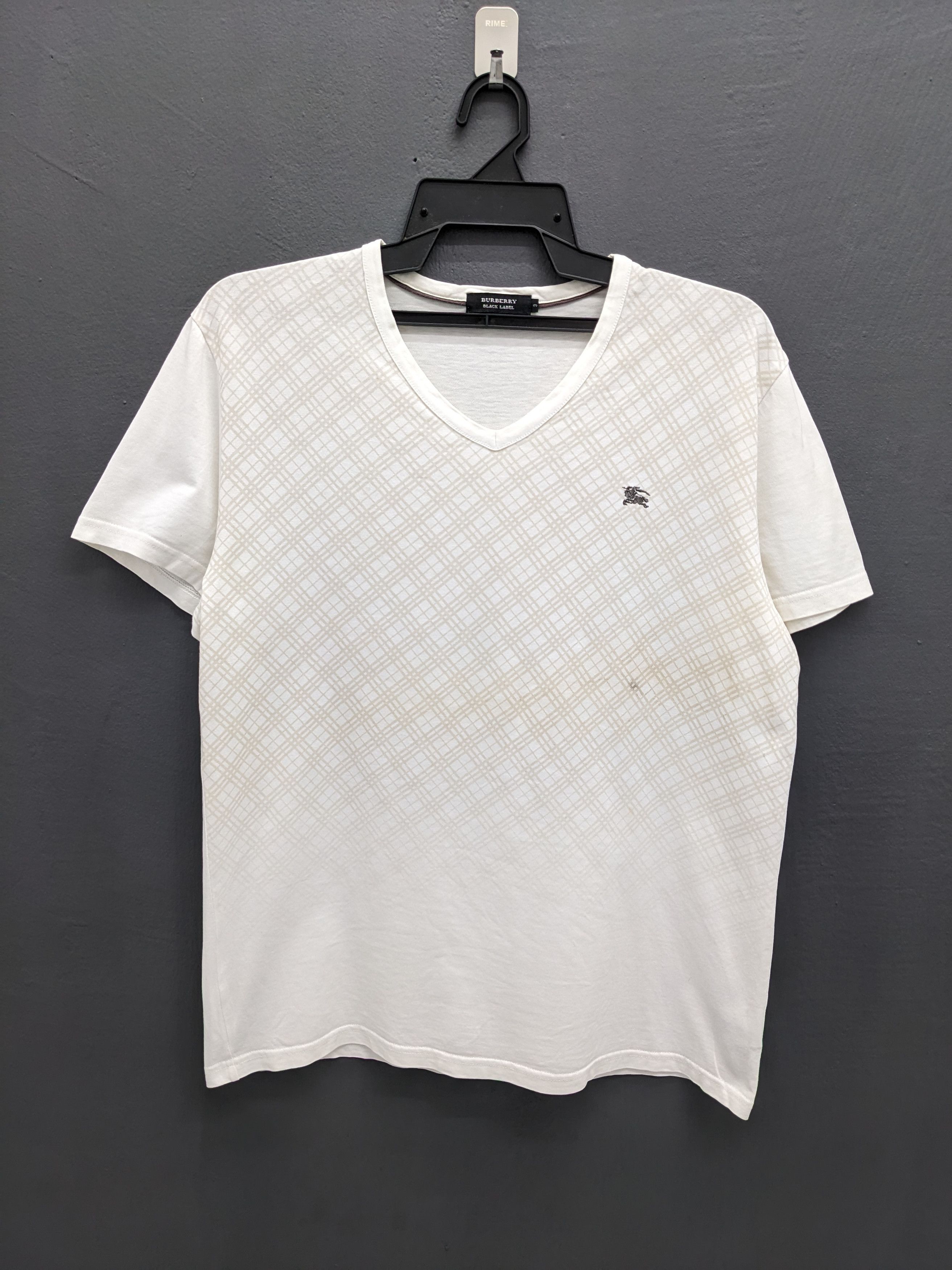 Burberry BURBERRY BLACK LABEL V NECK TSHIRT Size US L / EU 52-54 / 3 - 2 Thumbnail