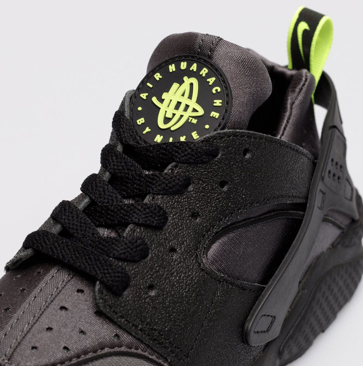 Nike NIKE AIR HUARACHE WT Size US 11.5 / EU 44-45 - 5 Thumbnail