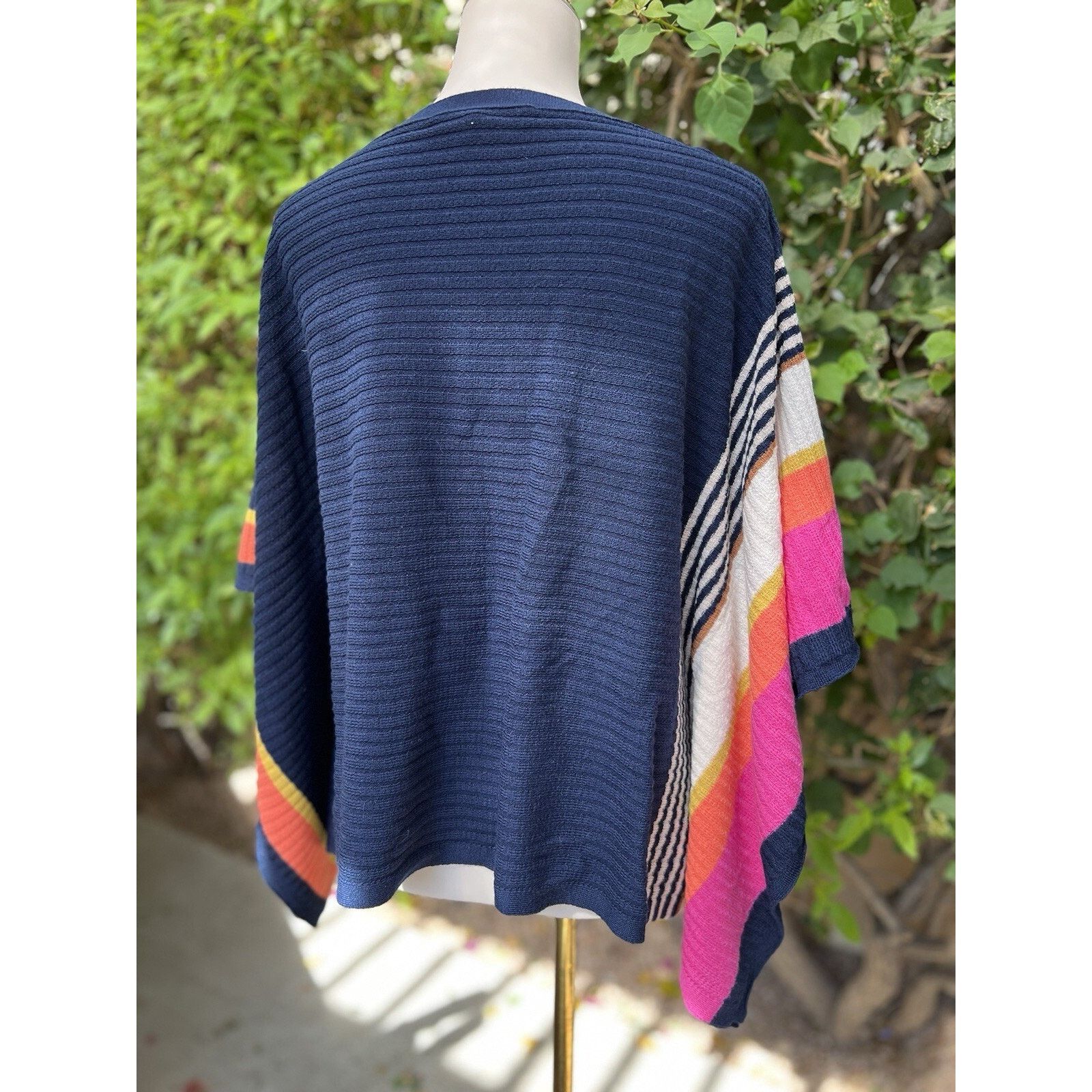 Trina Turk XS/S Trina Turk 100% Merino Wool Knit Poncho Off Shoulder Size XS / US 0-2 / IT 36-38 - 7 Thumbnail