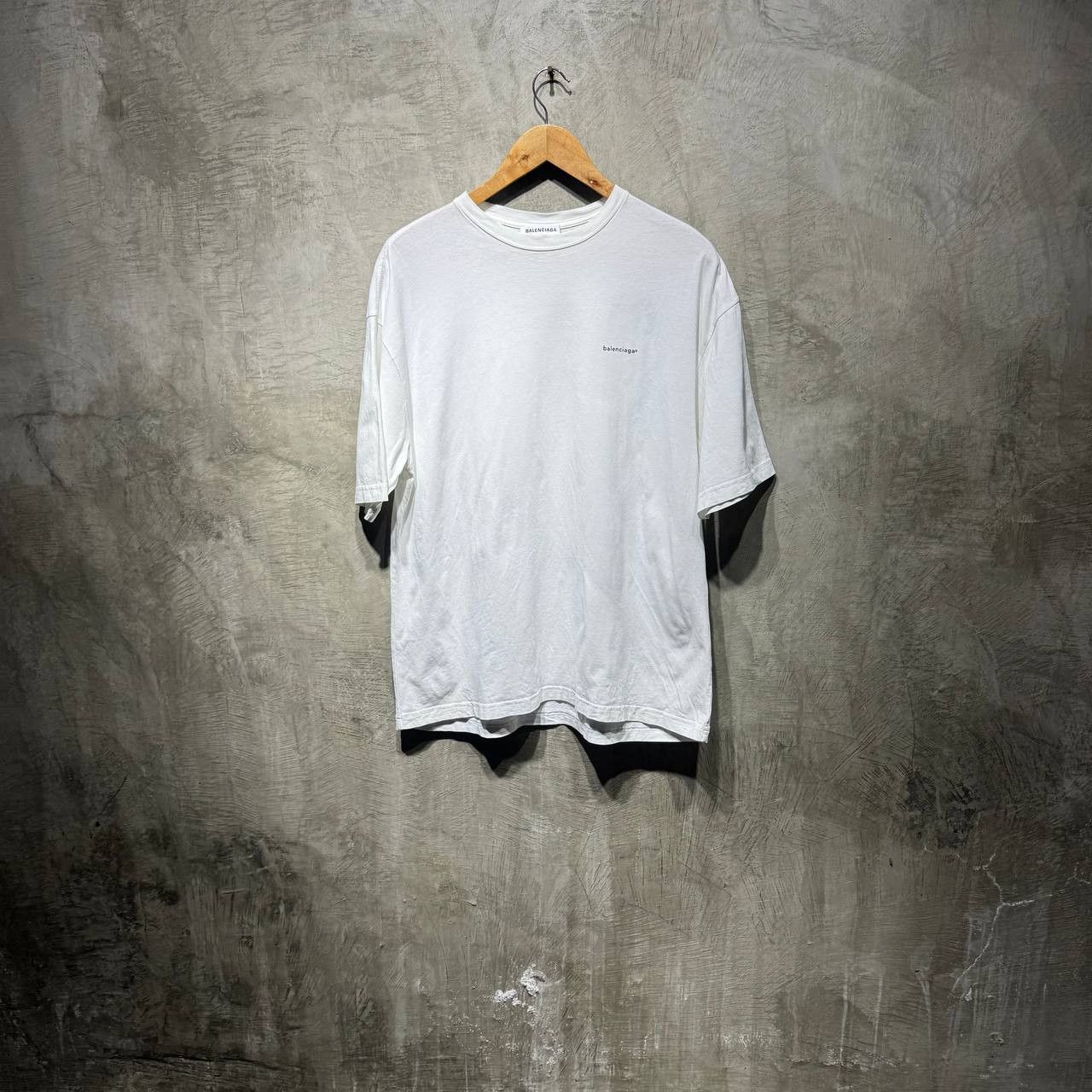 Balenciaga Balenciaga Small logo copy right logo tee Size US L / EU 52-54 / 3 - 1 Thumbnail