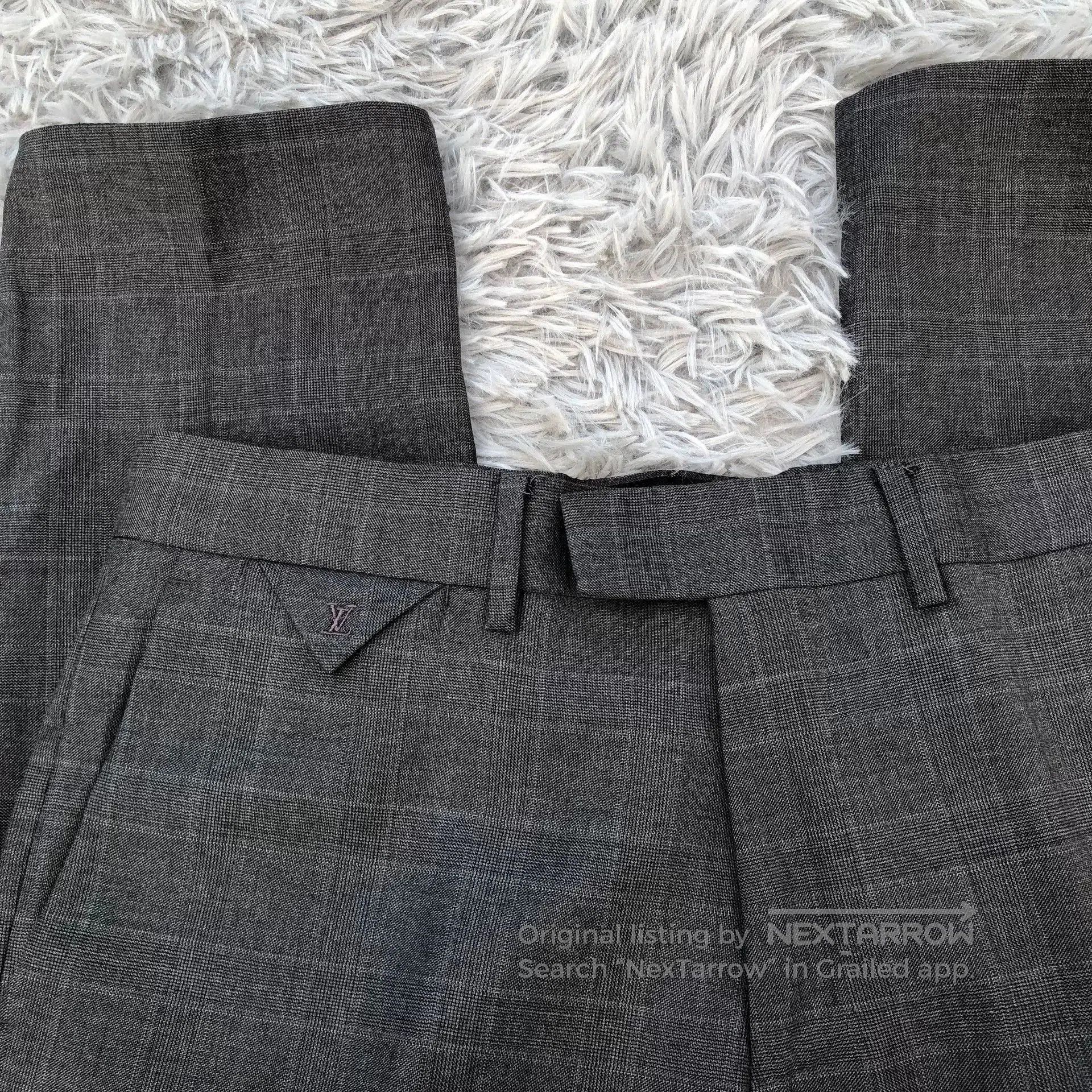 Louis Vuitton Louis Vuitton Double-Breasted Check Suit Set. Size US S / EU 44-46 / 1 - 7 Thumbnail