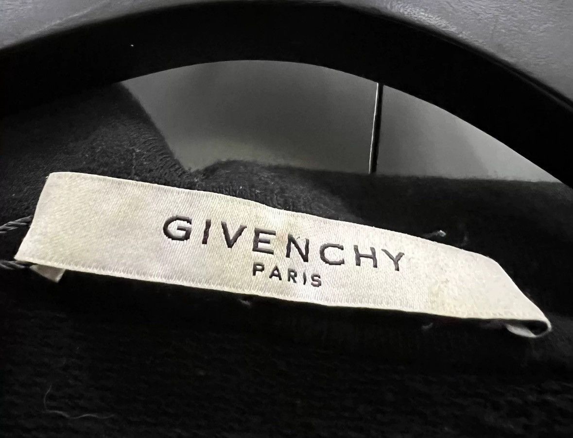 Givenchy Givenchy Distressed Logo Aged Hoodie XS Size US XS / EU 42 / 0 - 6 Thumbnail