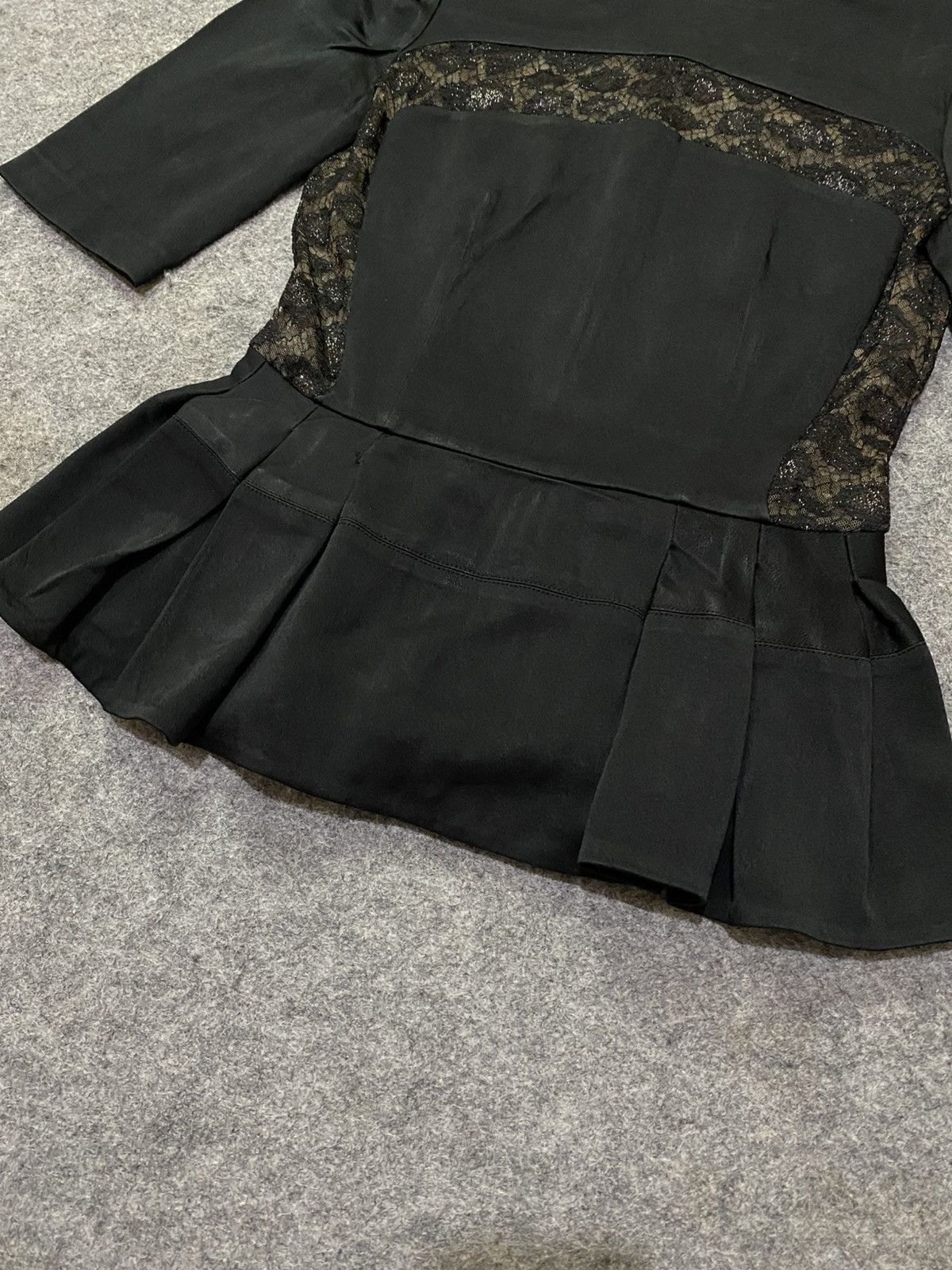 Alexander McQueen Alexander McQueen Black Lace Blouse Size XS / US 0-2 / IT 36-38 - 4 Thumbnail