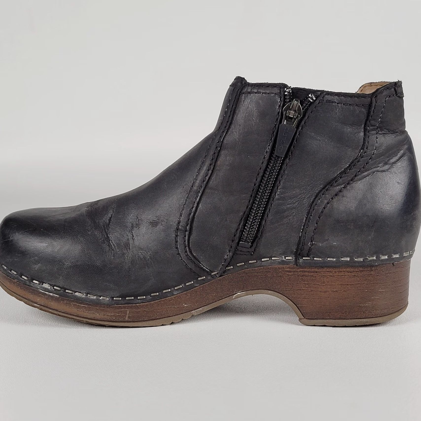 Dansko Dansko Bootie Women Black Nubuck Zip-Up Barbara 37 EU 7 US Boots Mid Heel Block Heel Solid Bohemian City Going Out Fall Winter Spring Size US 7 / IT 37 - 5 Thumbnail