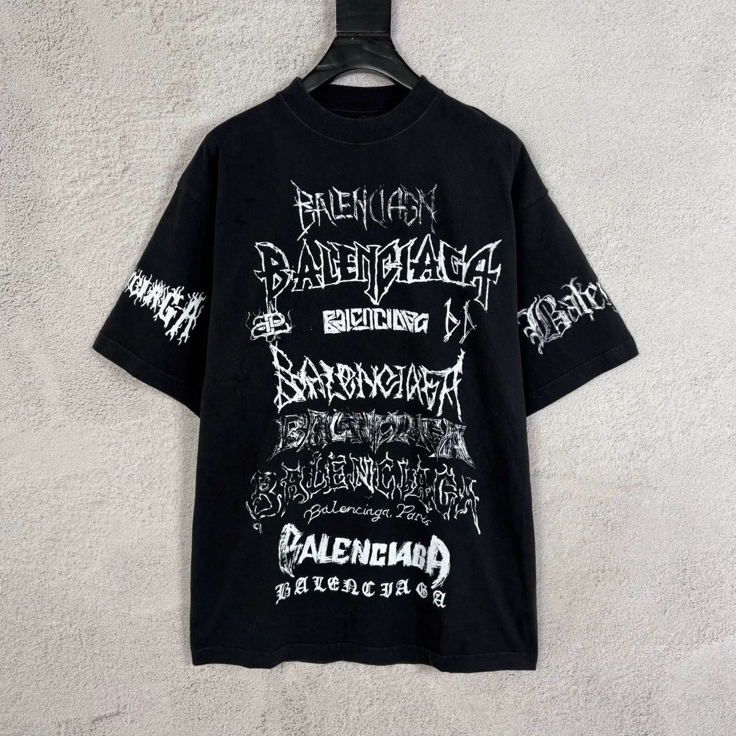 Balenciaga BLCG Dragon Year Graffiti Letter Black SS Tee Size US S / EU 44-46 / 1 - 1 Thumbnail