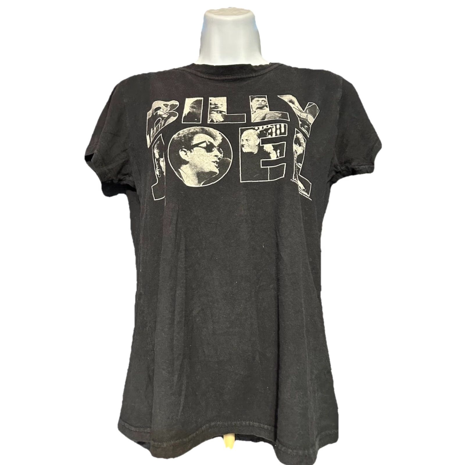 Tultex Billy Joel In Concert 2014 Shirt Women Small Black Short Sleeve Crew Neck Tultex Shirt Women Small Black Short Sleeve Crew Neck Tultex Size S / US 4 / IT 40 - 2 Thumbnail