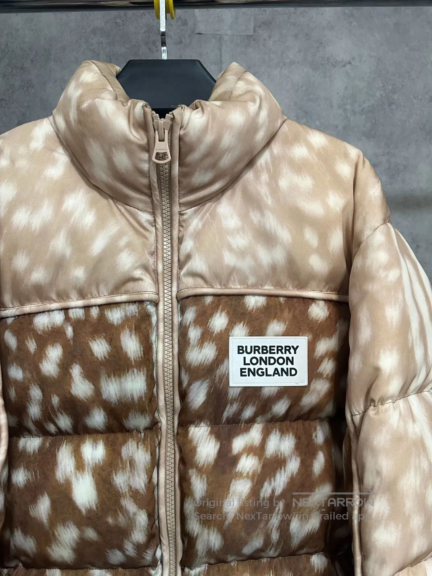 Burberry burberry logo down jacket in beige. Size US M / EU 48-50 / 2 - 2 Thumbnail