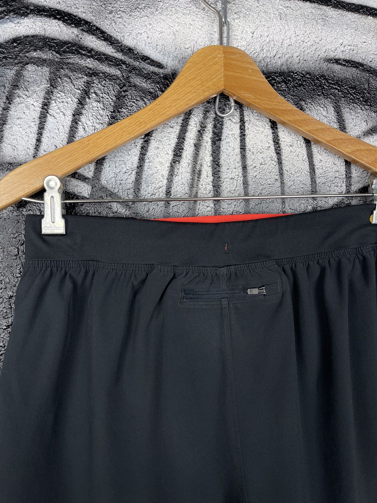 Under Armour Under Armour Black Athletics Sports Shorts Men’s Size Medium Size US 32 / EU 48 - 7 Thumbnail