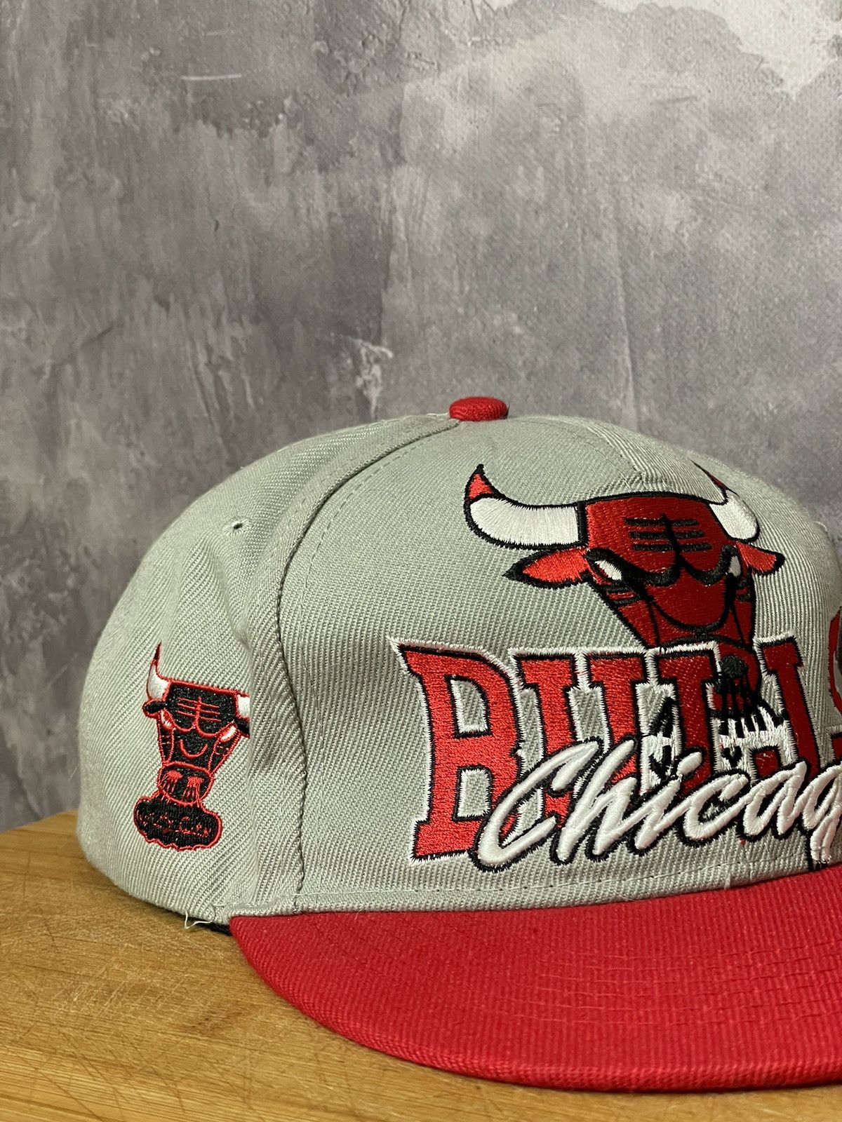 NBA Vintage NBA Chicago Bulls Spellout Snapback Hat Size ONE SIZE - 2 Thumbnail