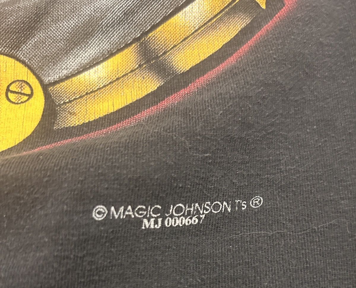 Other RARE 90s Magic Johnson T’s Chicago Bulls NBA Graphic Tee Size US L / EU 52-54 / 3 - 5 Thumbnail