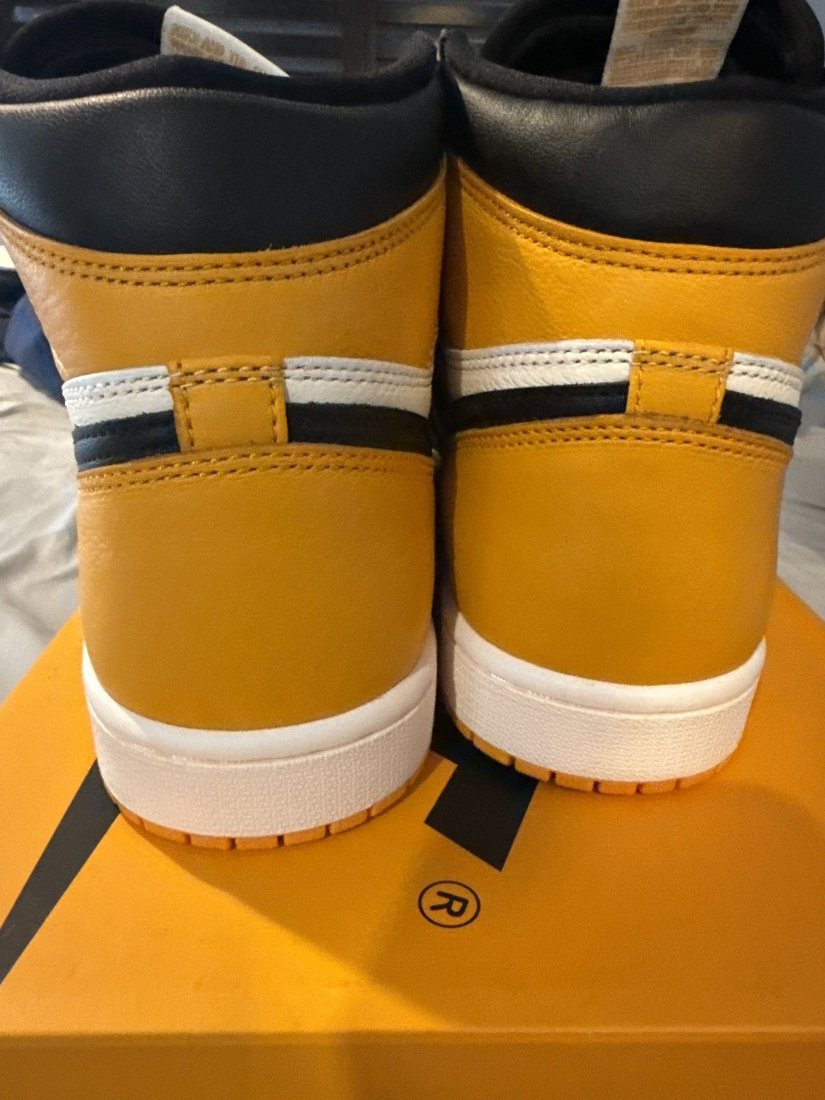 Jordan Brand × Nike Jordan 1 Retro High OG Size US 10 / EU 43 - 4 Thumbnail