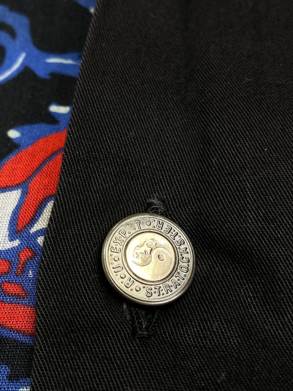 Band Tees Vintage Guns n' Roses Stratocaster Printing Buttons Shirt Size US XL / EU 56 / 4 - 10 Thumbnail