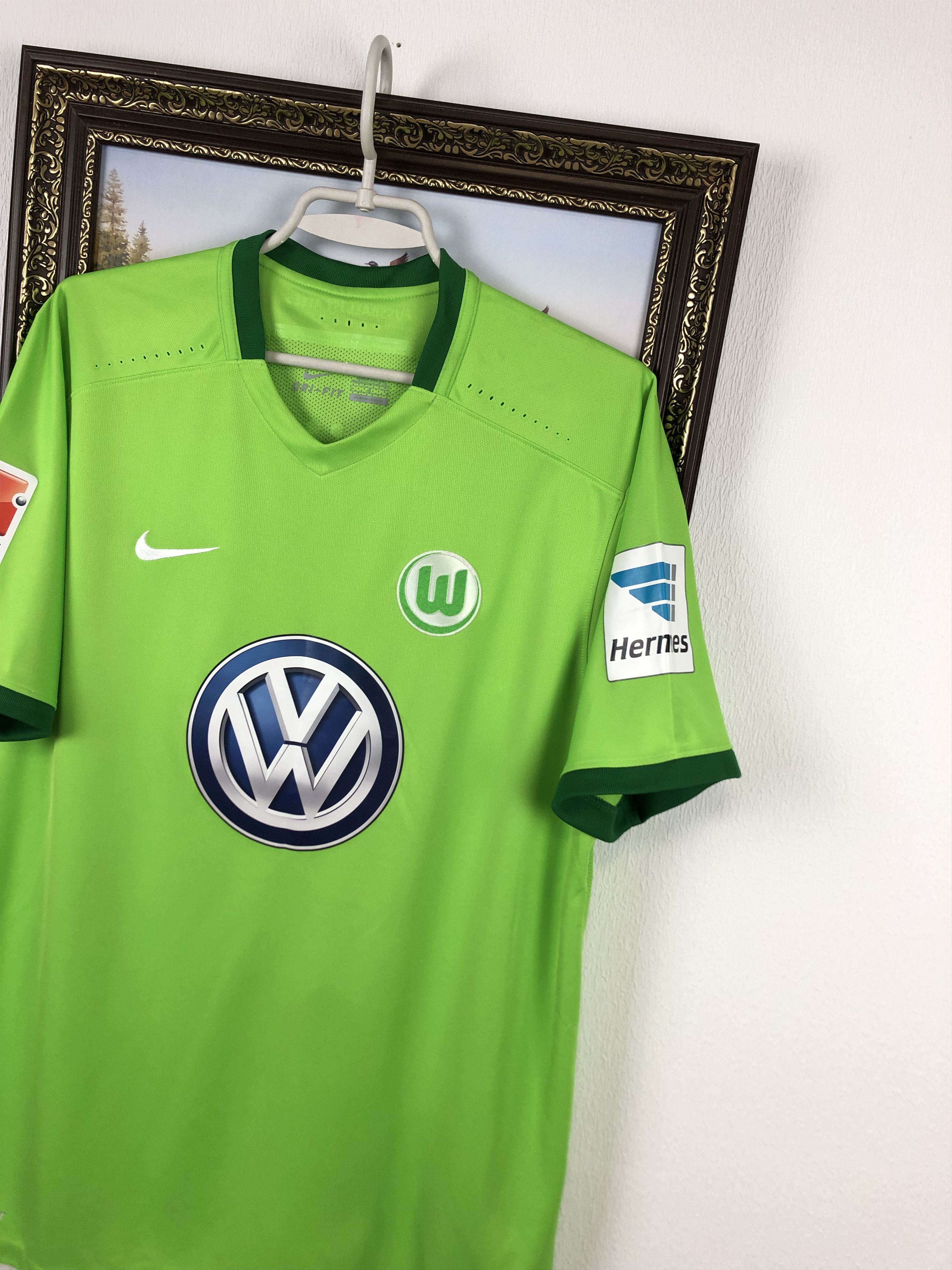 Nike Wolfsburg football shirt 2016 #4 Schafer Signed Player Issue Size US L / EU 52-54 / 3 - 6 Thumbnail