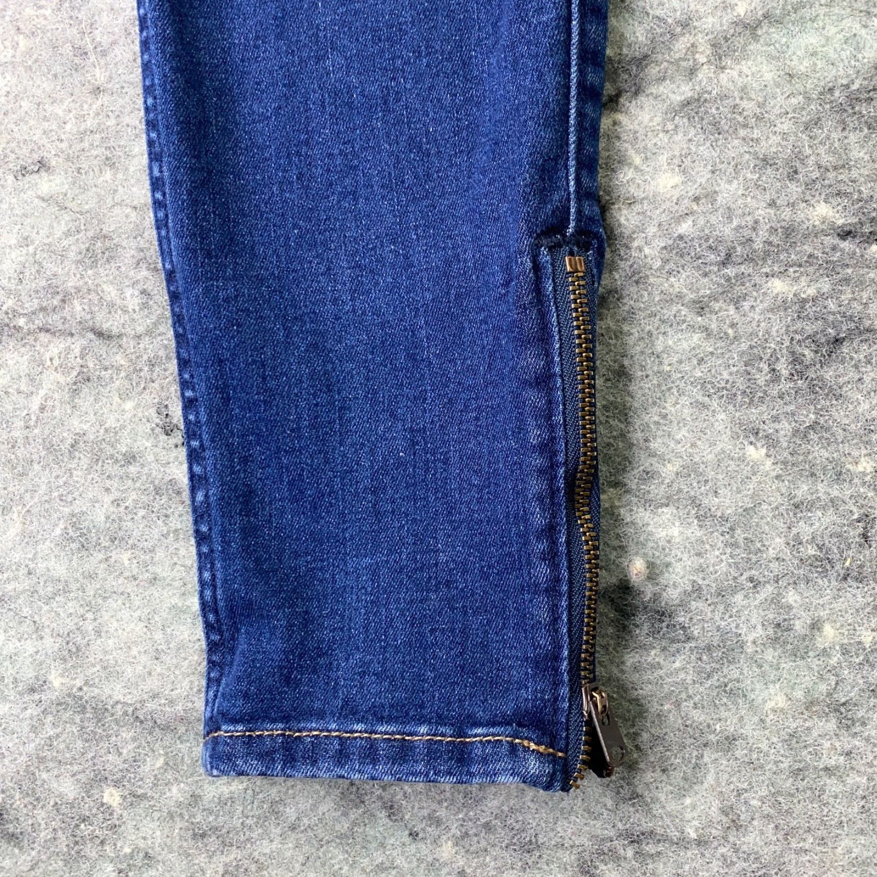 Abercrombie & Fitch Abercrombie & Fitch Jeans Womens Size 2 Blue Hi-Rise Ankle Stretch Zipper Hem Casual Denim Pants Women Regular 5-Pocket Design Mid Rise Size 25" / US 0 / IT 36 - 7 Thumbnail