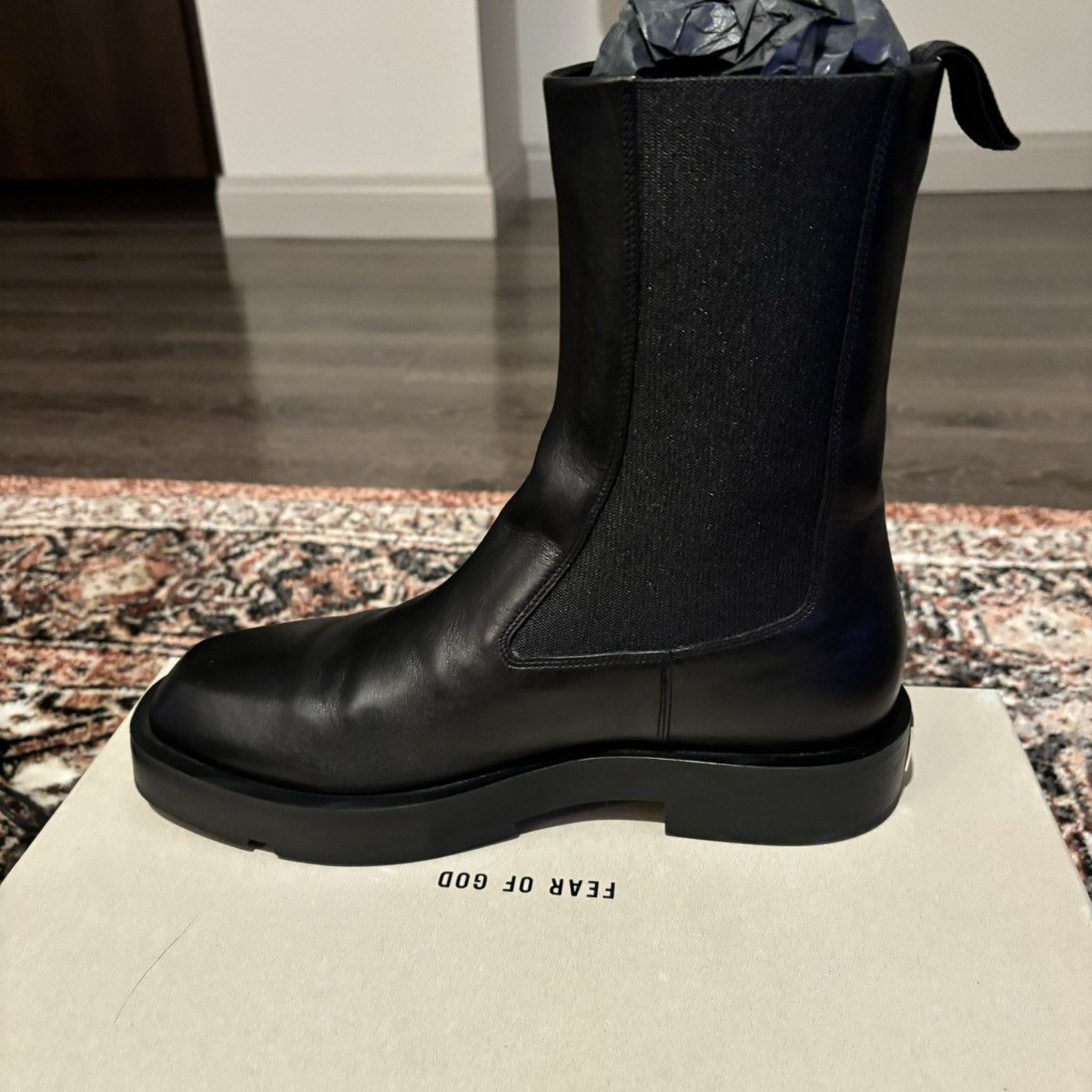 Givenchy Givenchy chunky sole Chelsea boot Size US 7 / EU 40 - 2 Thumbnail