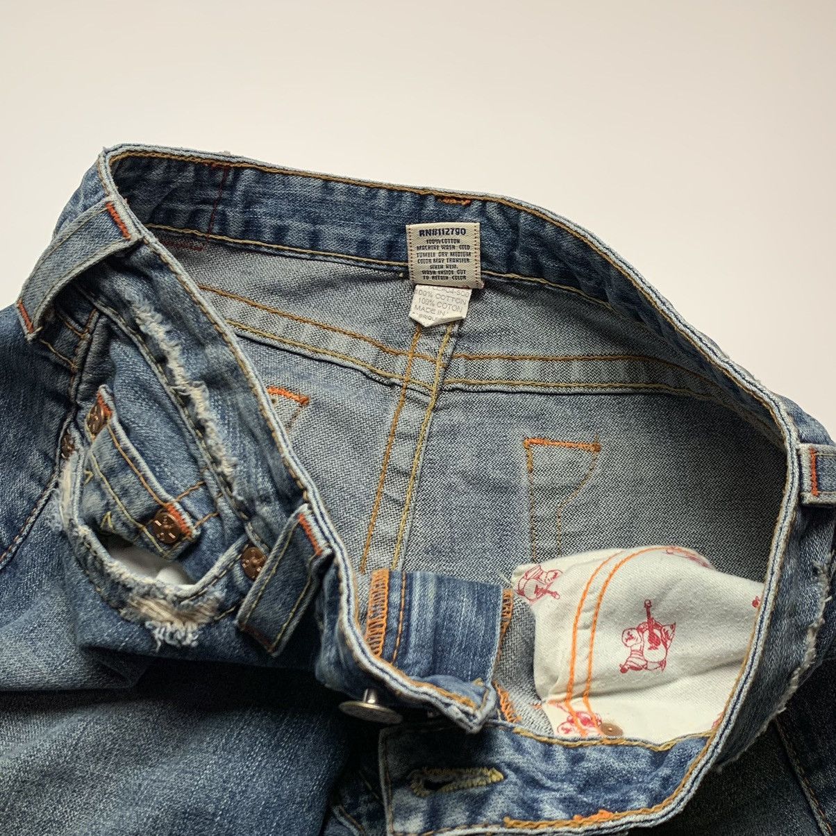 Other TRUE RELIGION FLARE DISTRESSED DENIM JEAN PANT Size US 30 / EU 46 - 19 Thumbnail