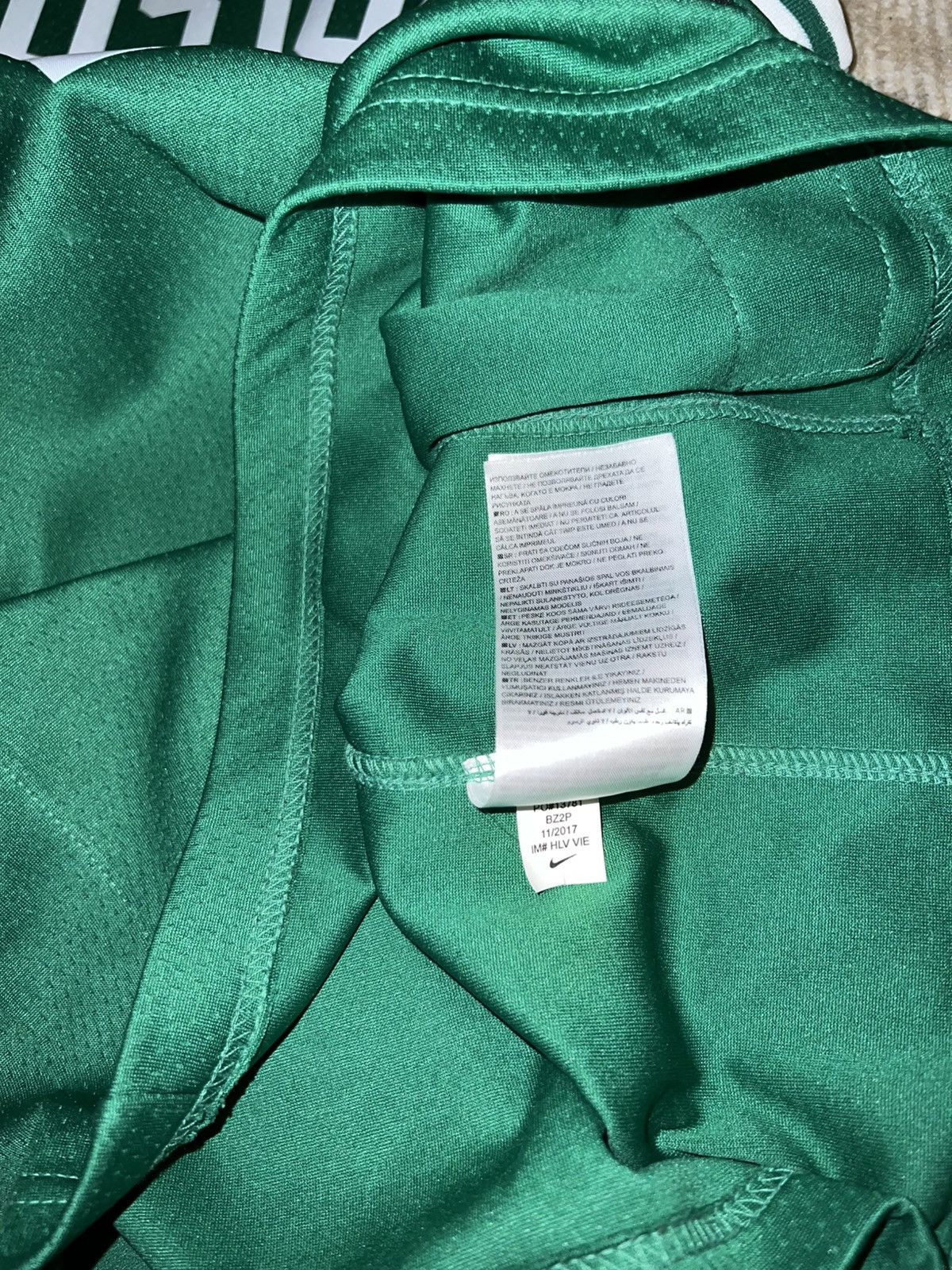 Nike Celtics Kyrie Irving jersey Nike NBA Size US M / EU 48-50 / 2 - 7 Thumbnail