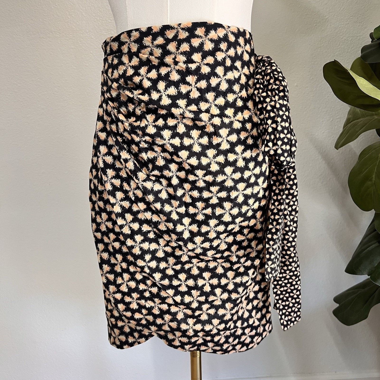 ba&sh NWT Ba&sh Wrap Midi XS Draped Skirt Sz 0 Geometric Tulip Hem Size 25" / US 0 / IT 36 - 7 Thumbnail
